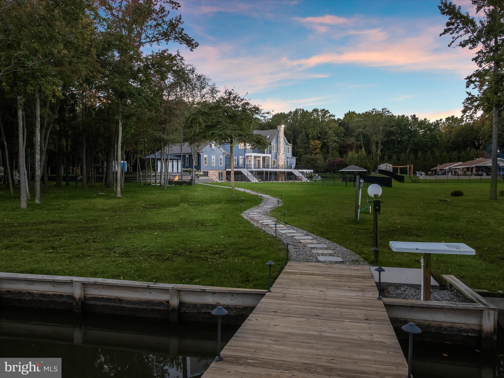 BOWLEYS QUARTERS - Residential