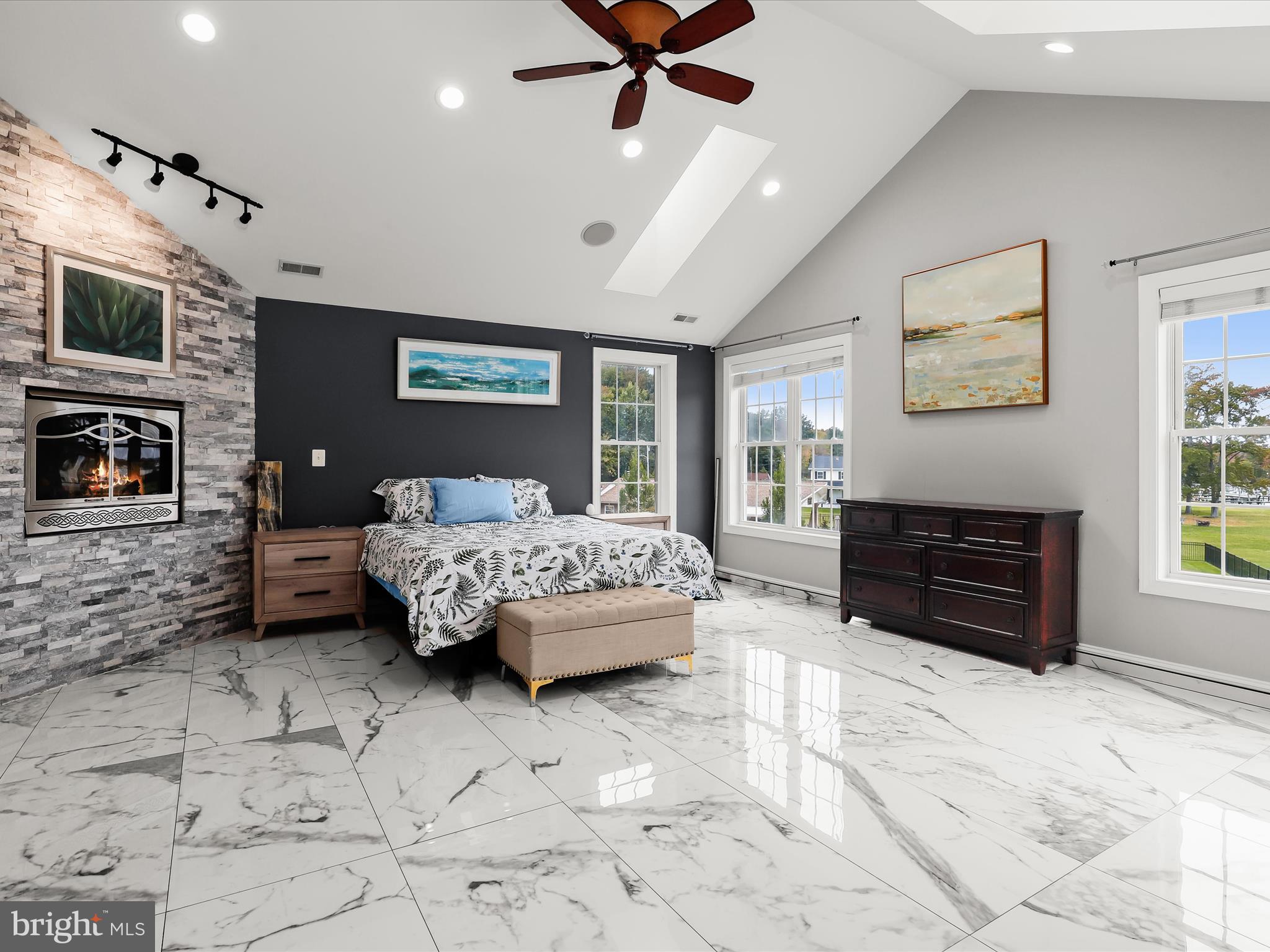 BOWLEYS QUARTERS - Residential