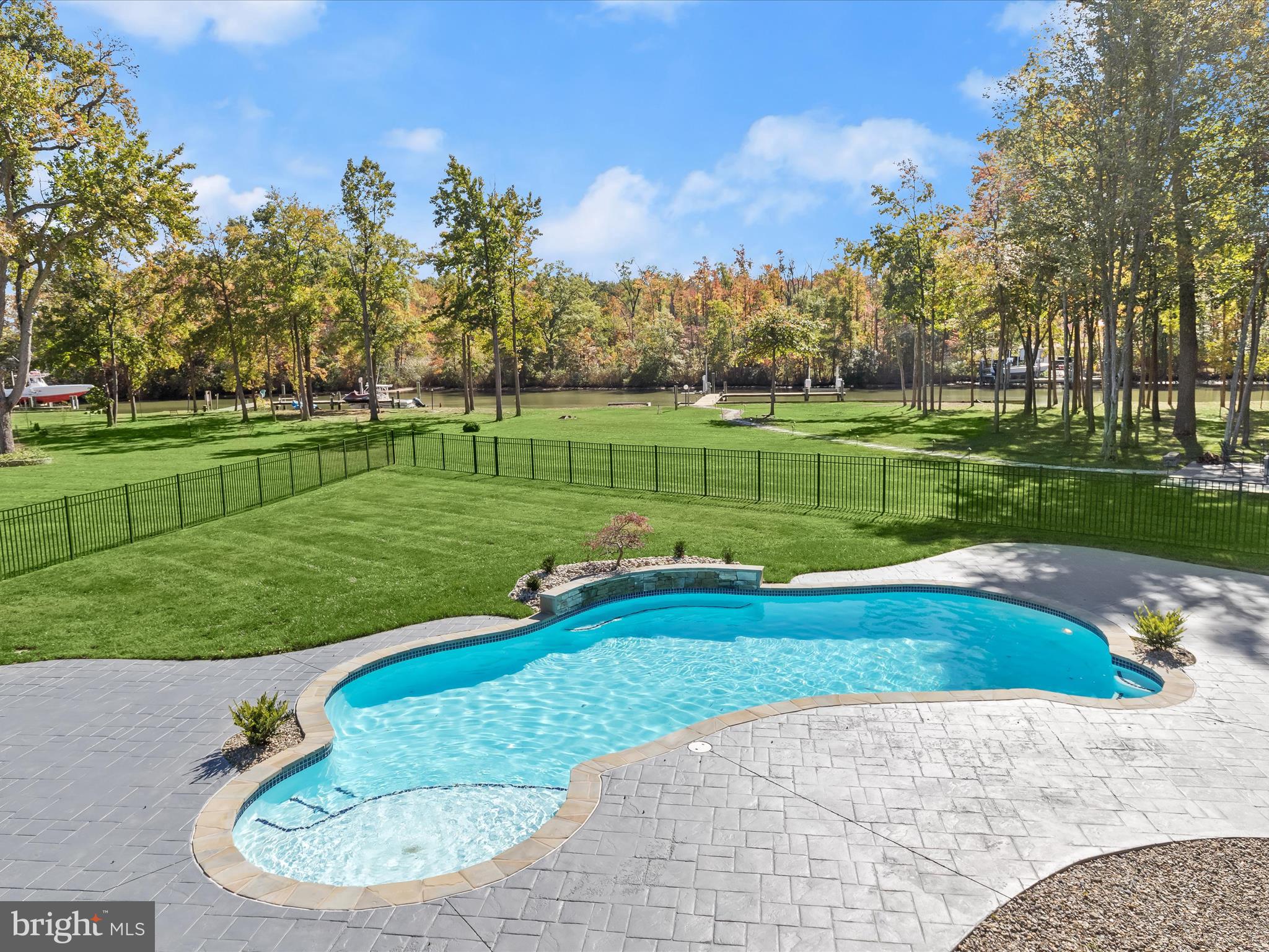 BOWLEYS QUARTERS - Residential