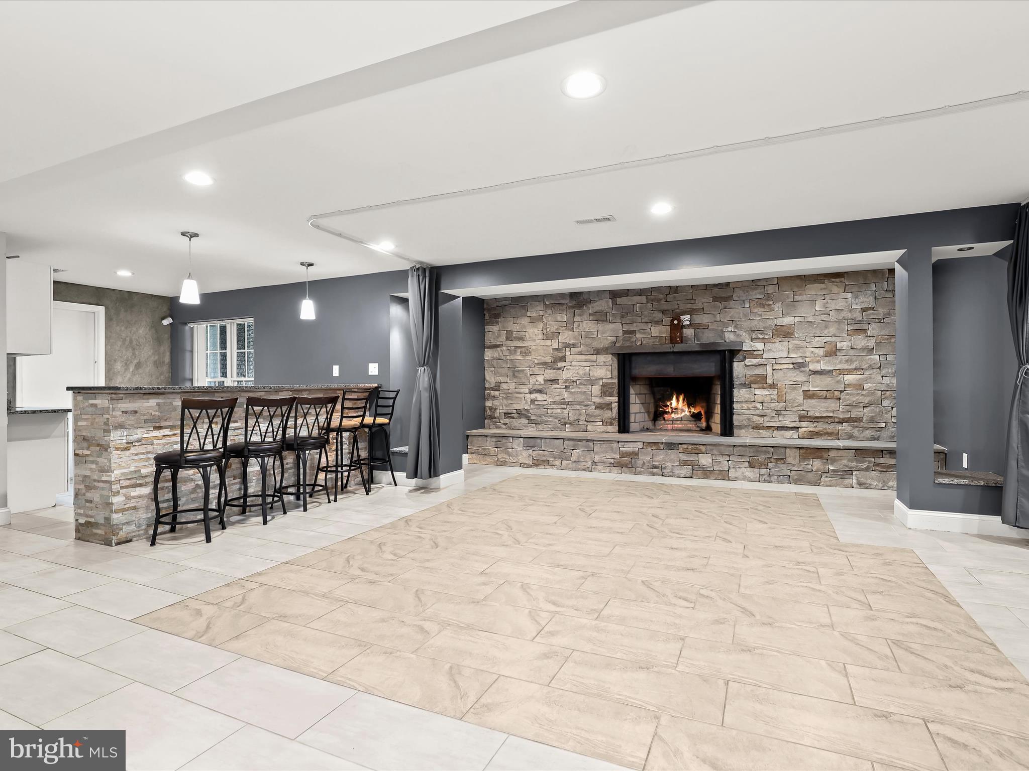 BOWLEYS QUARTERS - Residential