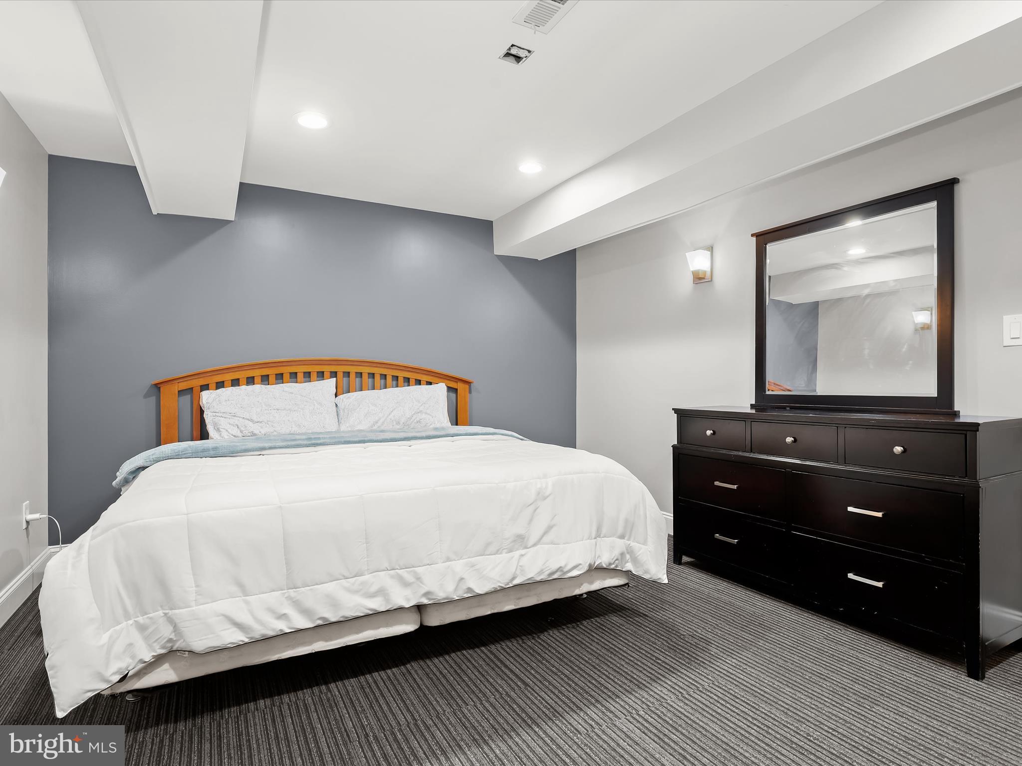 BOWLEYS QUARTERS - Residential