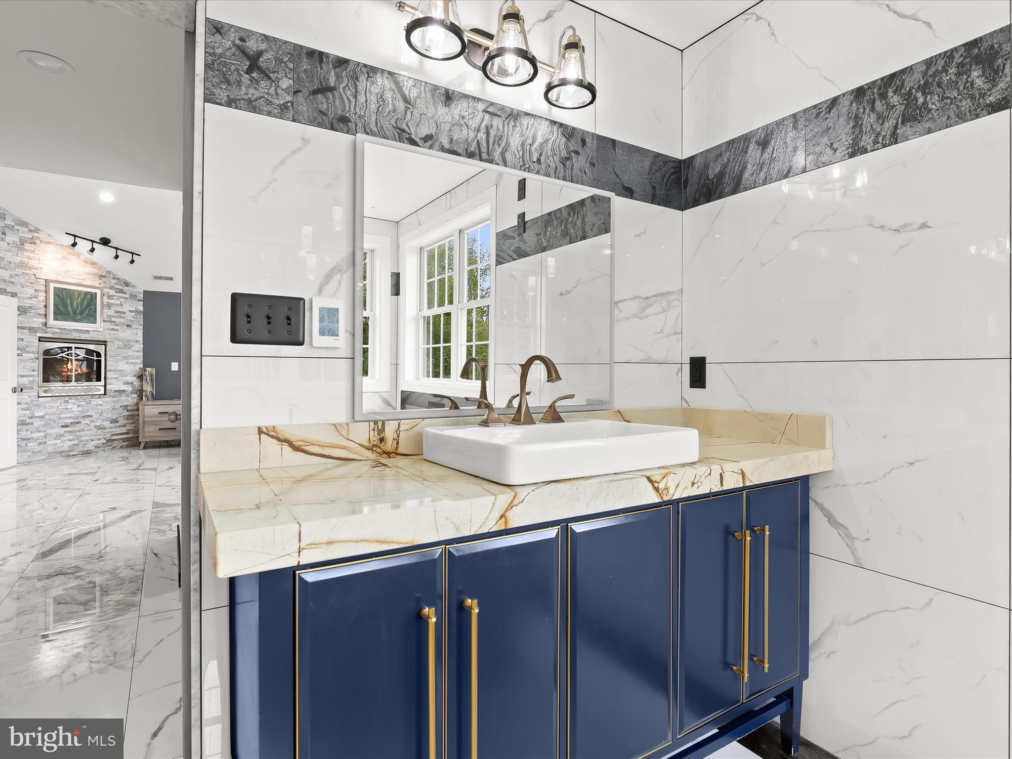 BOWLEYS QUARTERS - Residential