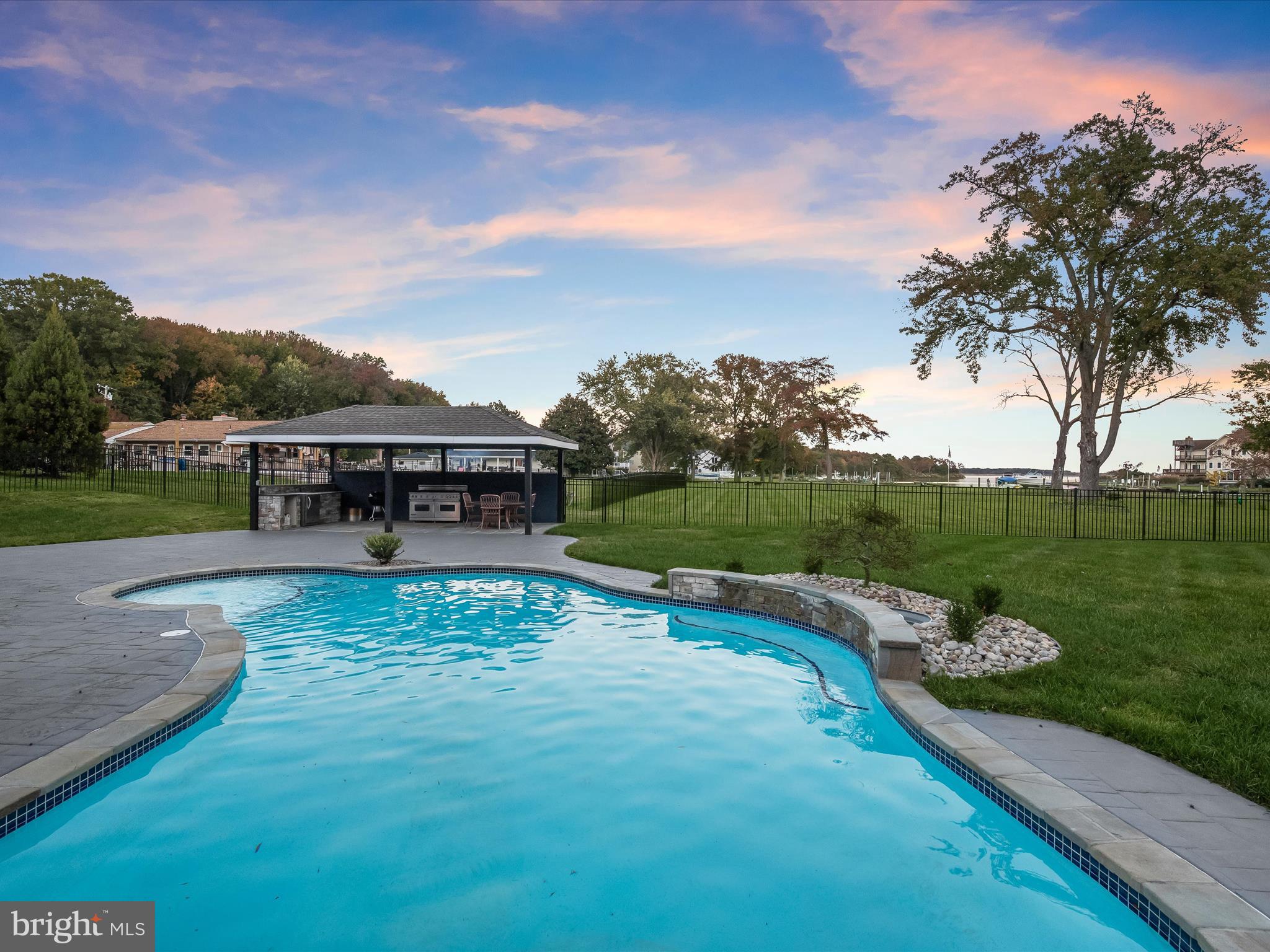 BOWLEYS QUARTERS - Residential