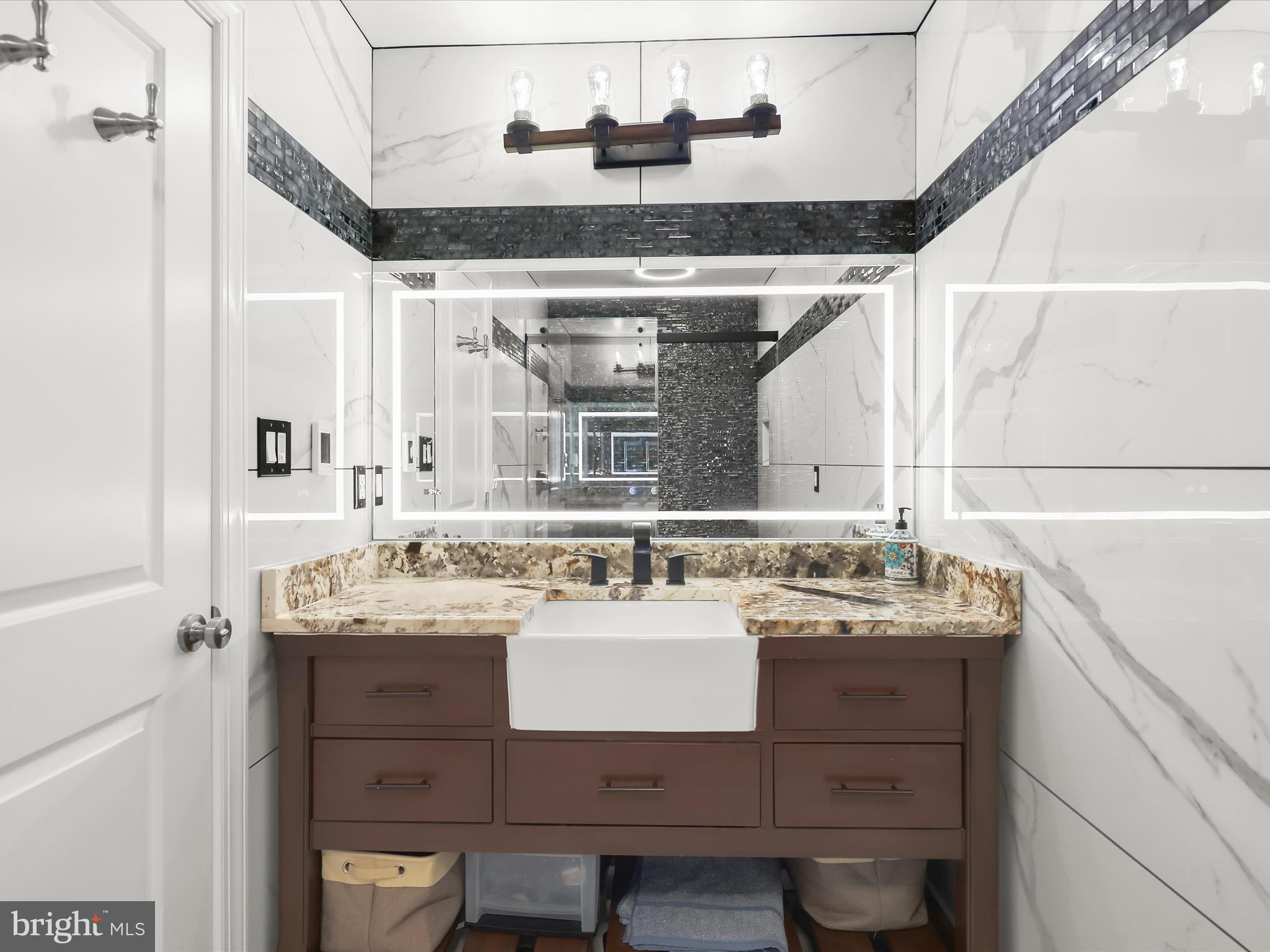 BOWLEYS QUARTERS - Residential