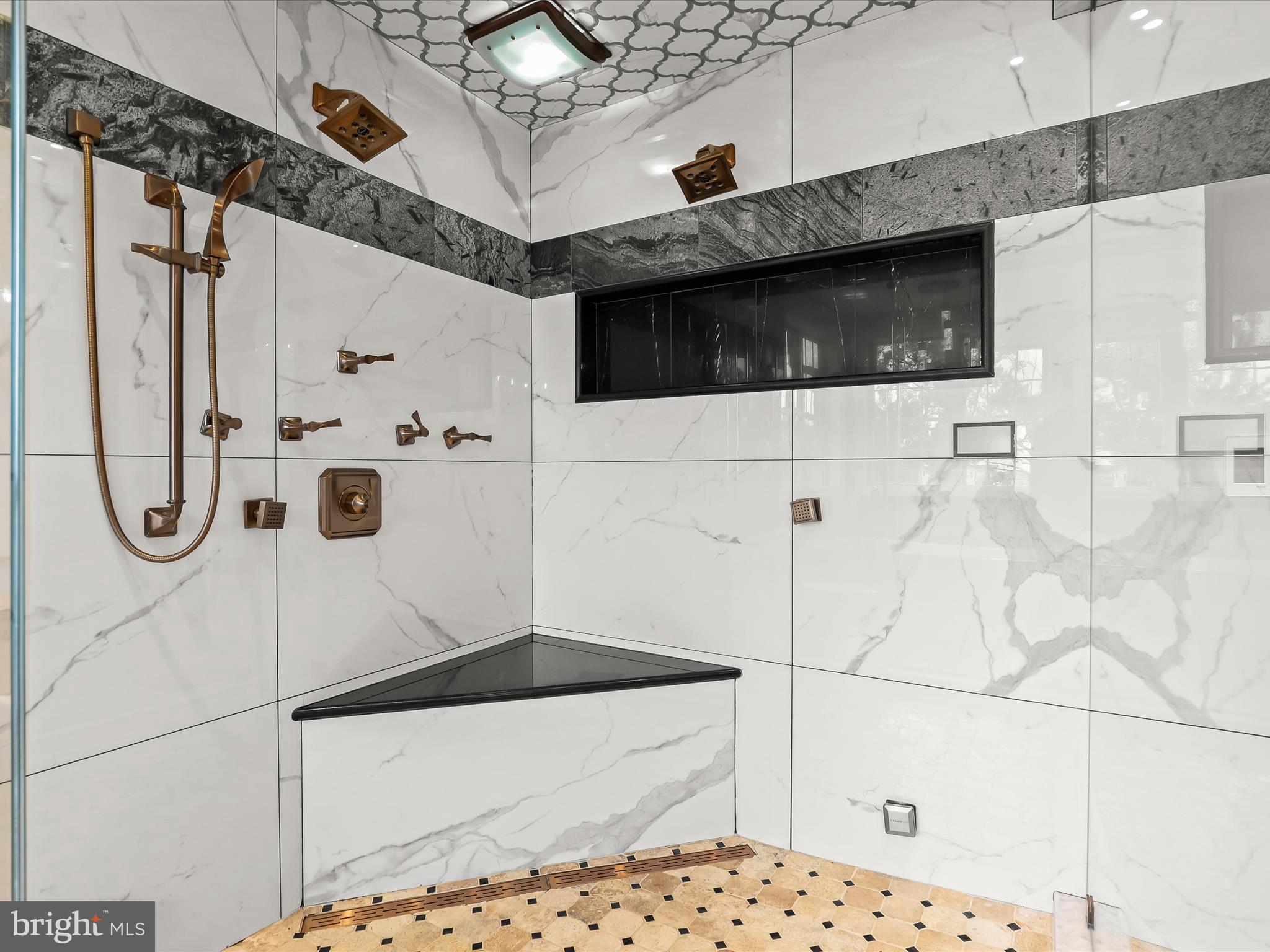 BOWLEYS QUARTERS - Residential