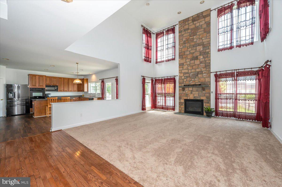 SUN MEADOW - Residential