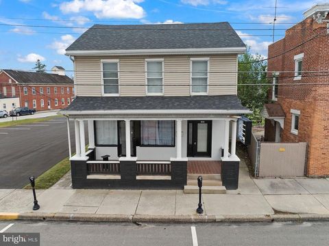 Photo of 105 S Queen Street, ABBOTTSTOWN, PA 17301 (MLS # PAAD2024728)