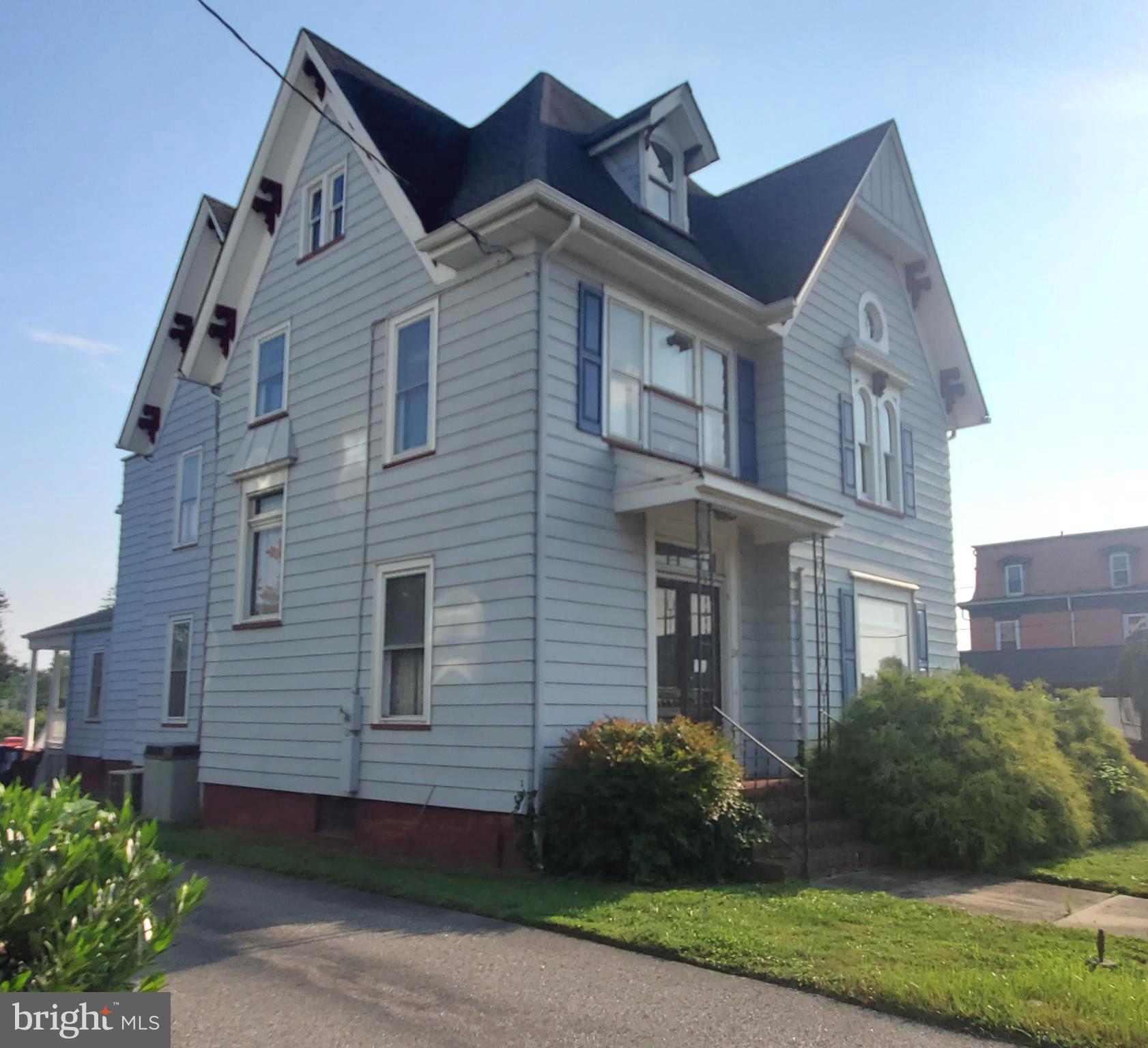 24 EAST AVENUE