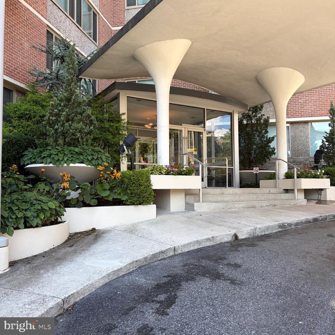 1 E UNIVERSITY PARKWAY 1103
