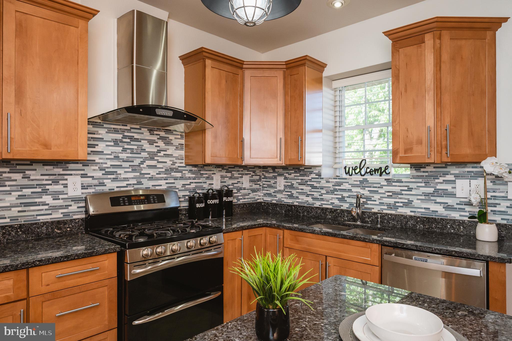 GREEKTOWN - Residential Lease