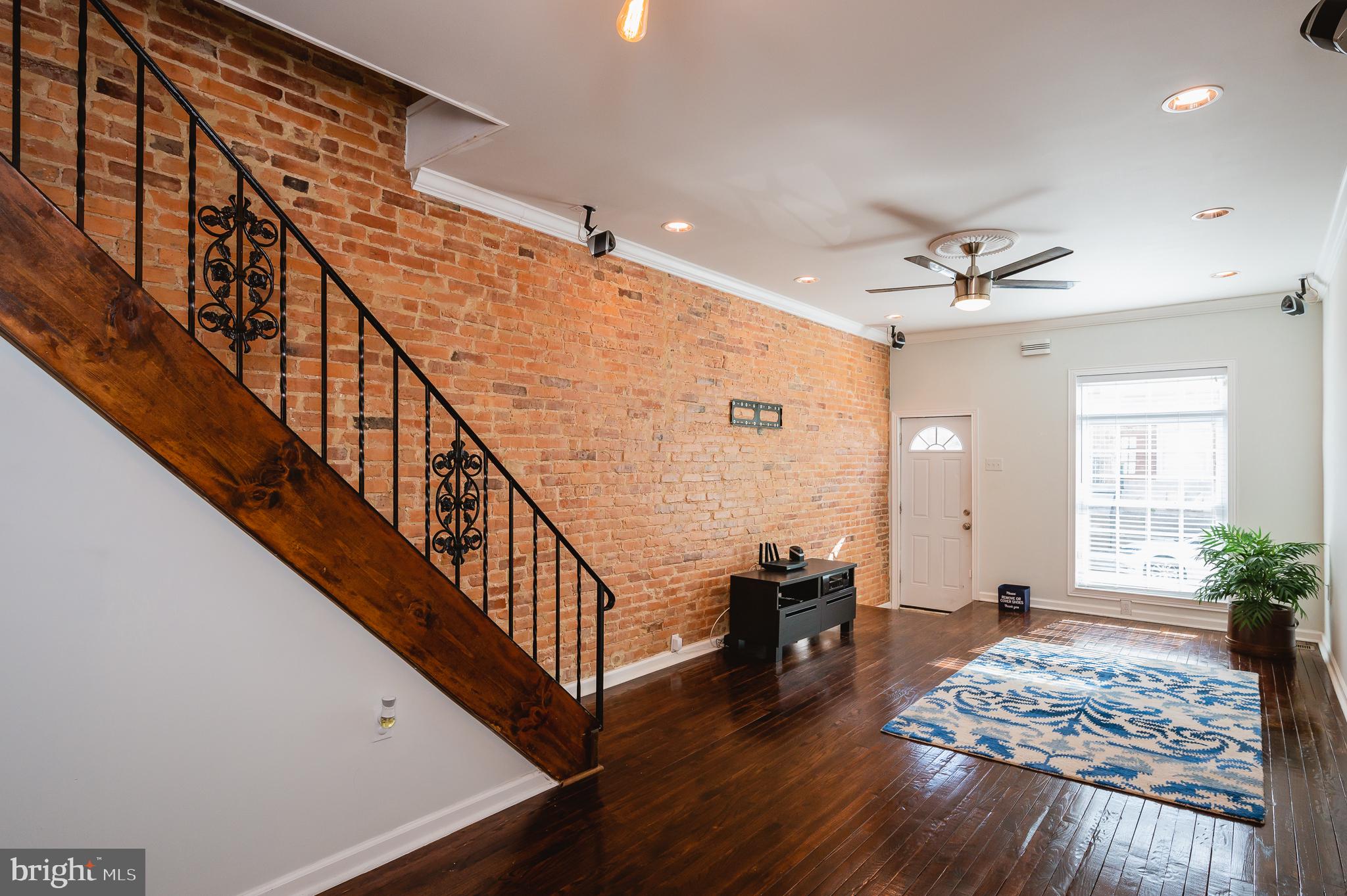 GREEKTOWN - Residential Lease