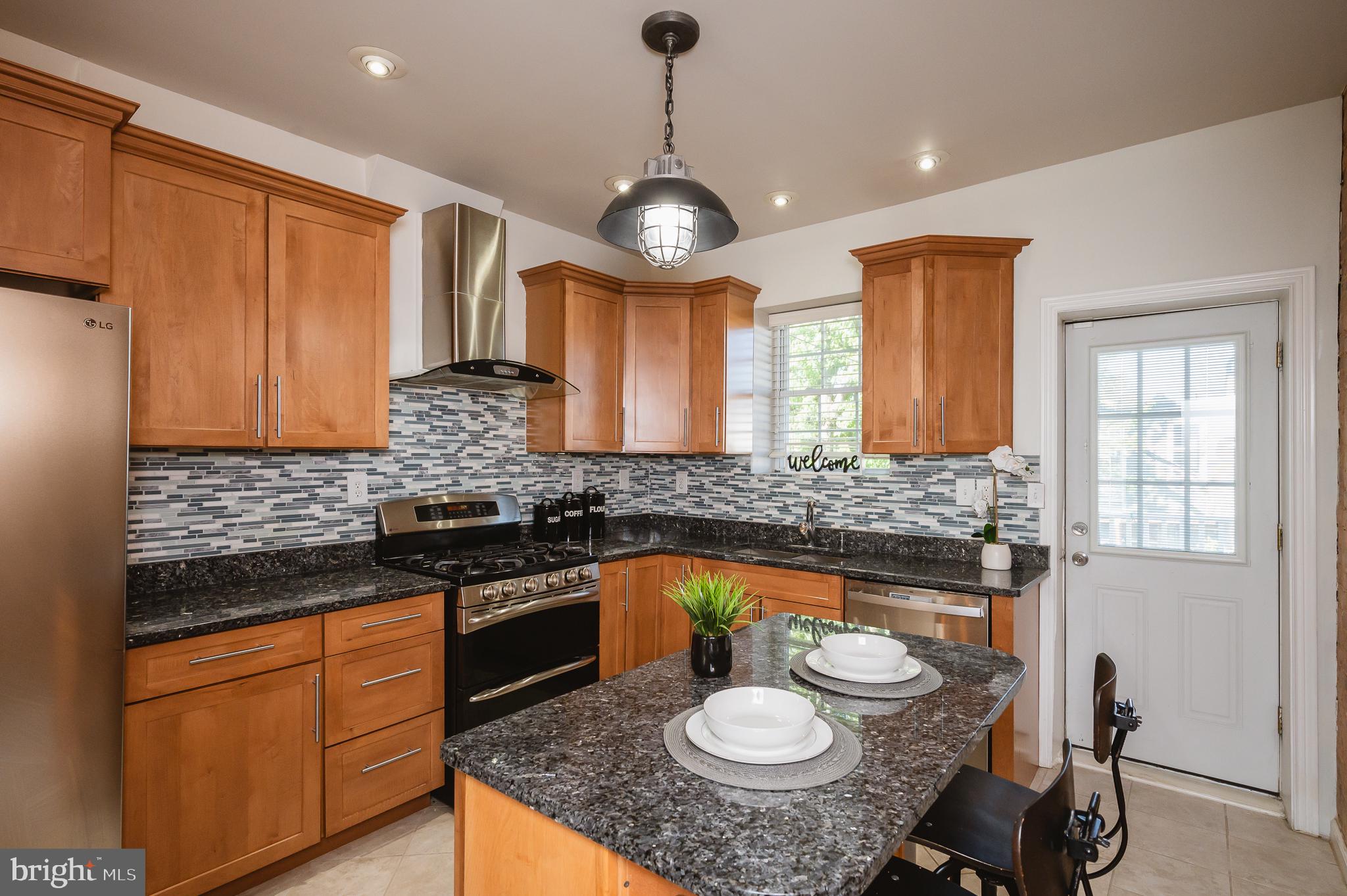 GREEKTOWN - Residential Lease