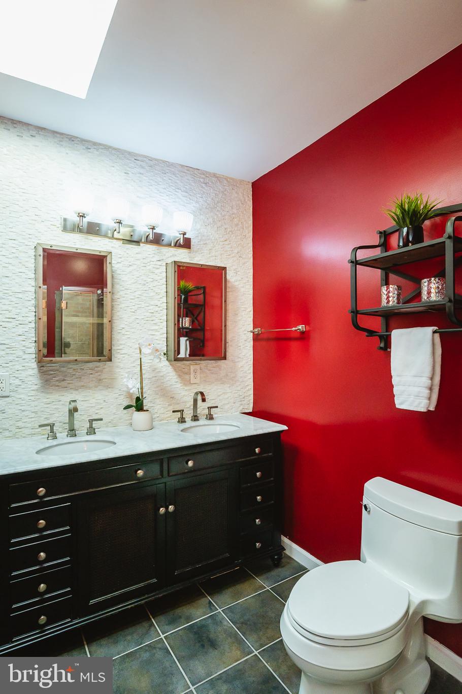 GREEKTOWN - Residential Lease