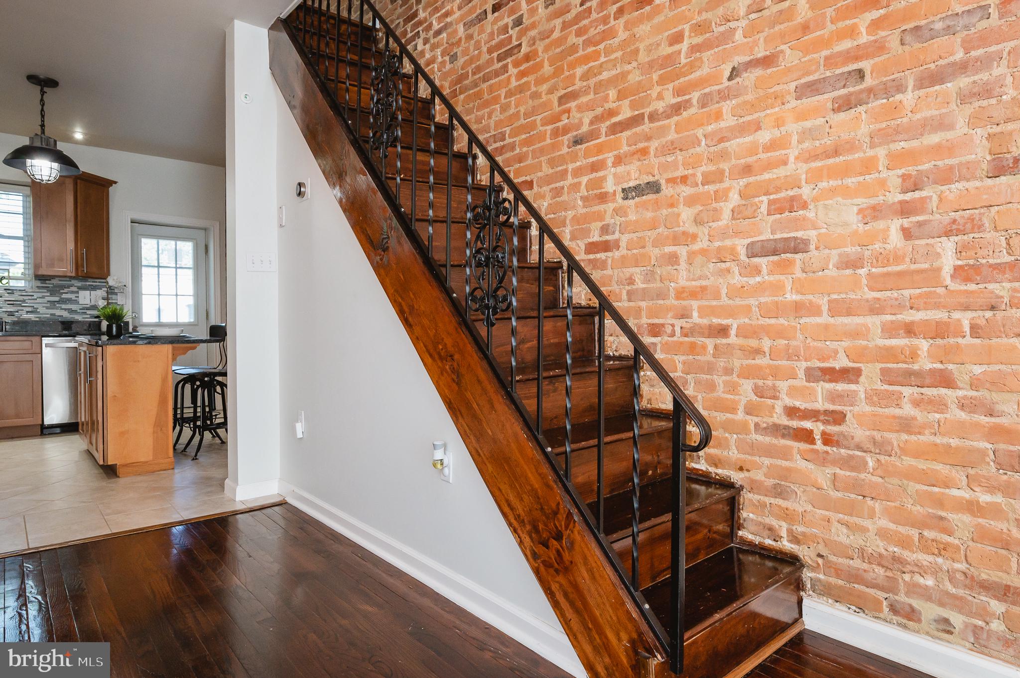 GREEKTOWN - Residential Lease