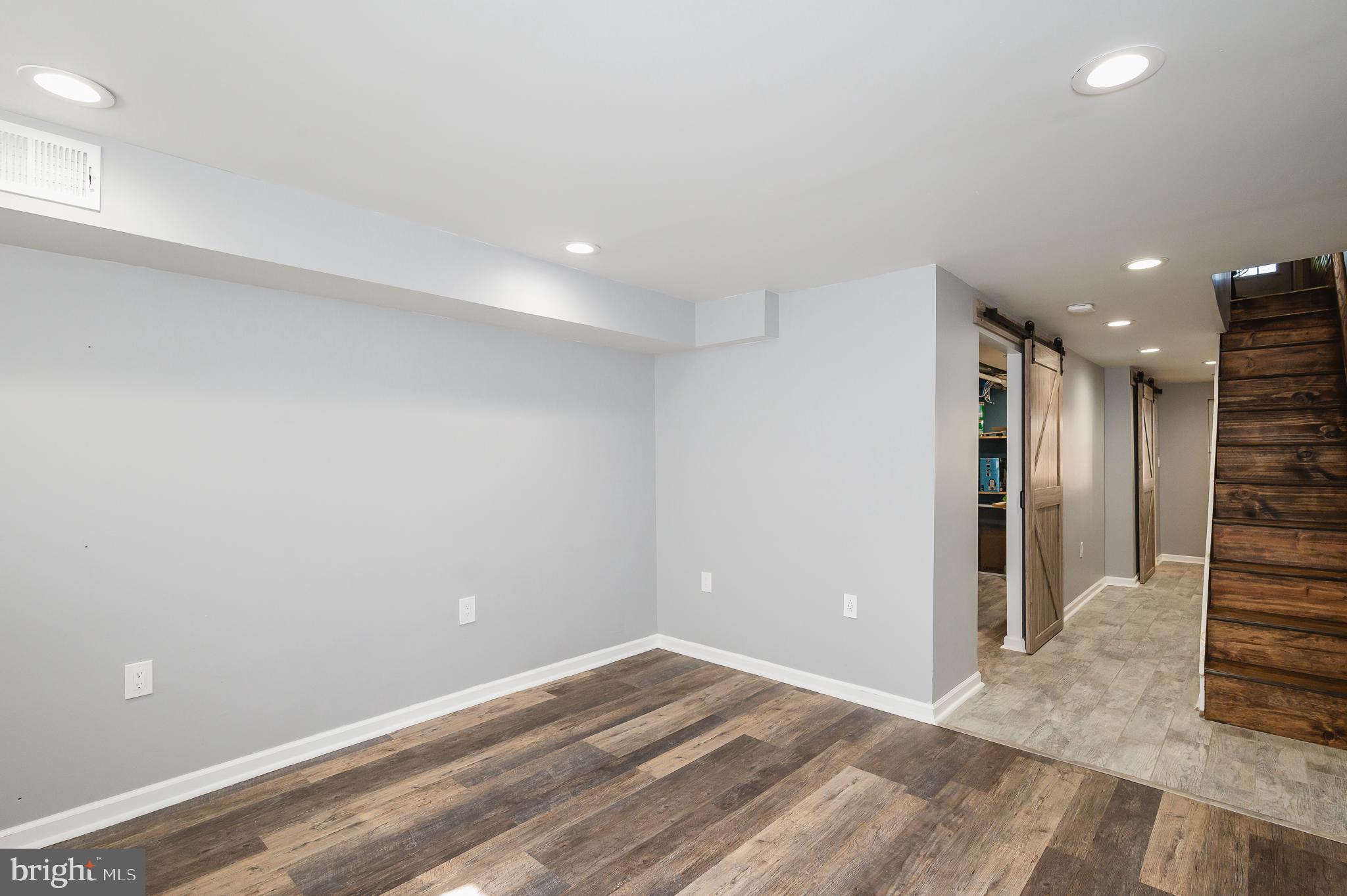 GREEKTOWN - Residential Lease