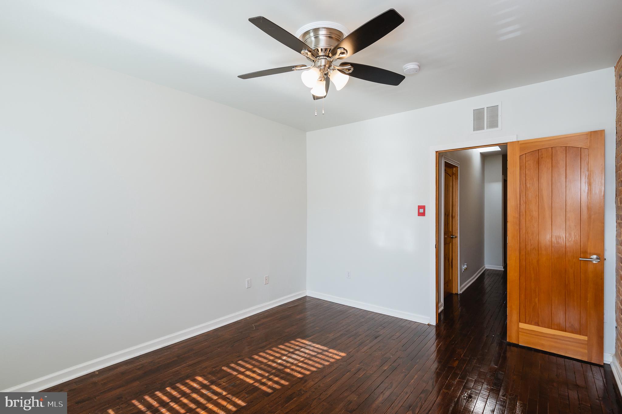 GREEKTOWN - Residential Lease