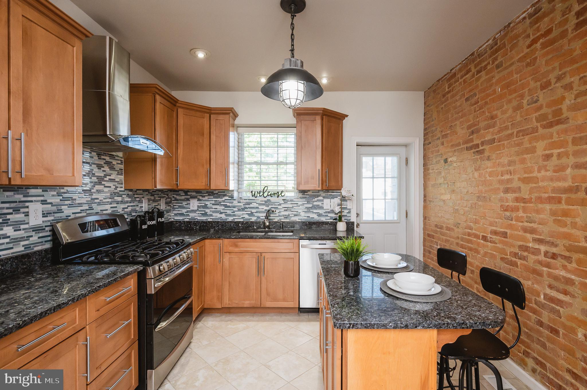 GREEKTOWN - Residential Lease