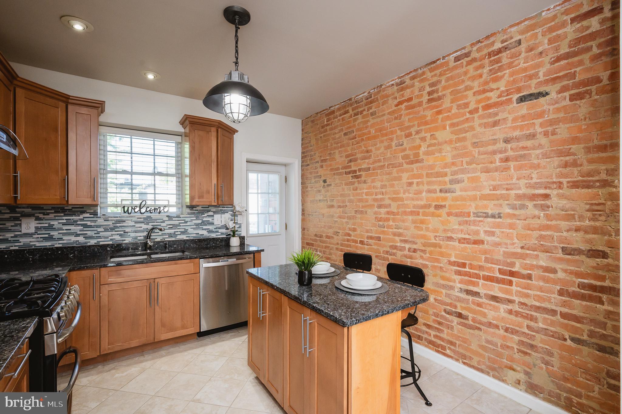 GREEKTOWN - Residential Lease