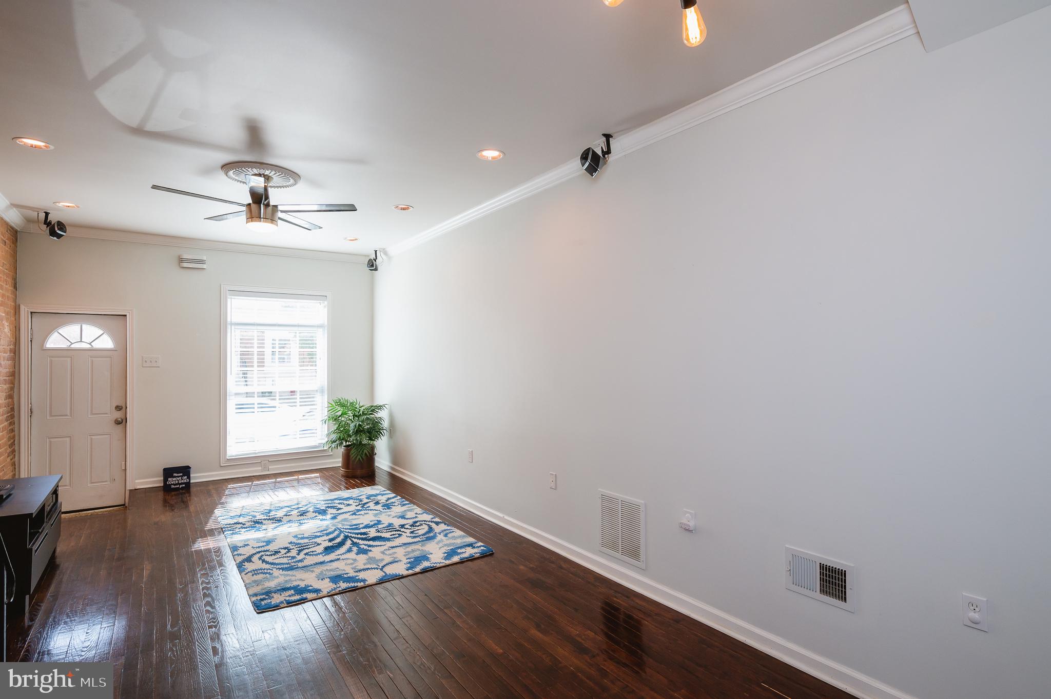 GREEKTOWN - Residential Lease