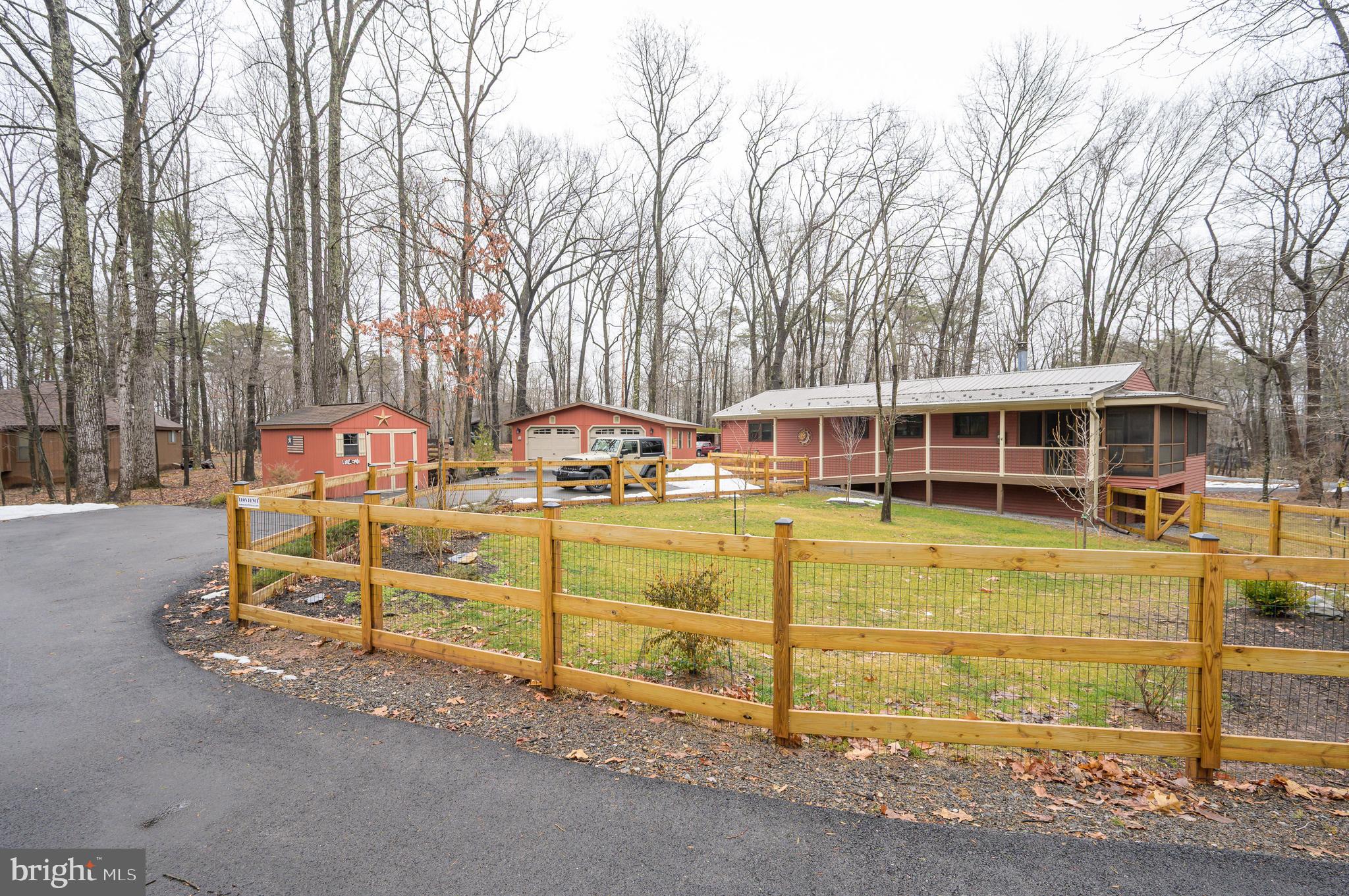 THE WOODS - Residential