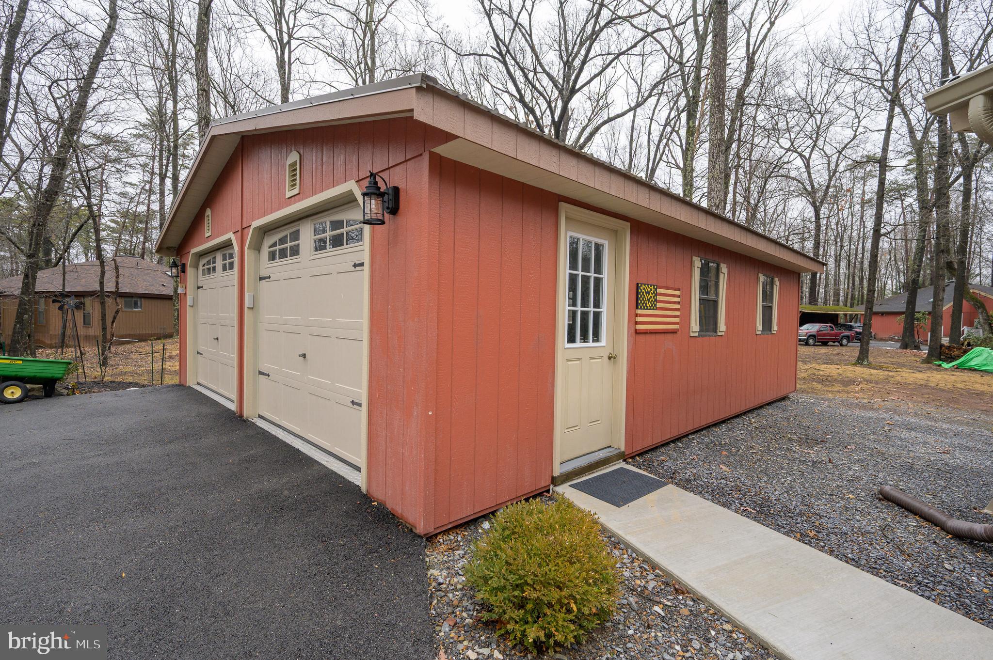 THE WOODS - Residential