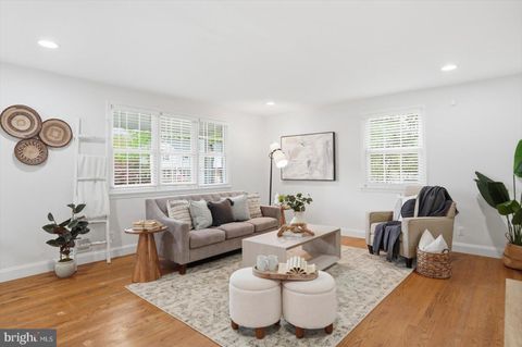 1802 LEADBURN ROAD TOWSON MD 21204