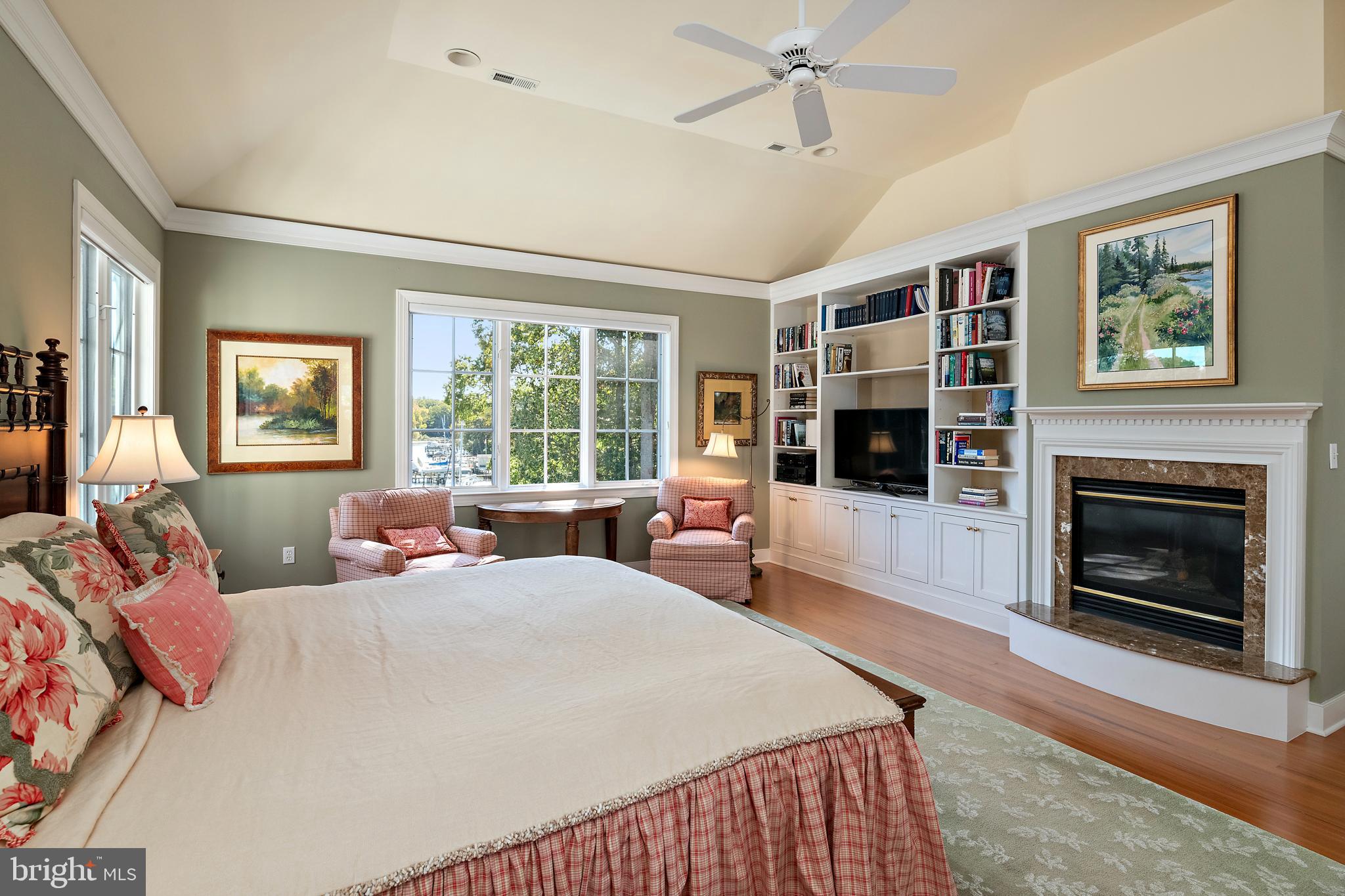 MURRAY HILL - Residential