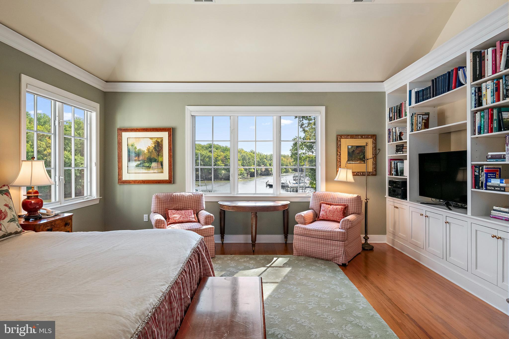 MURRAY HILL - Residential