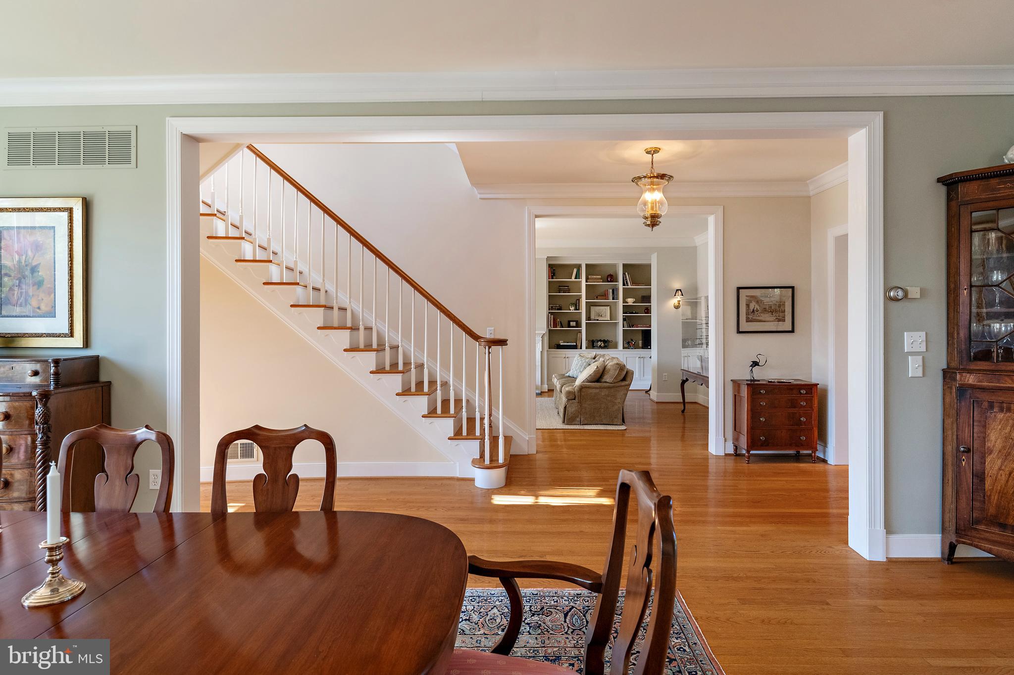 MURRAY HILL - Residential