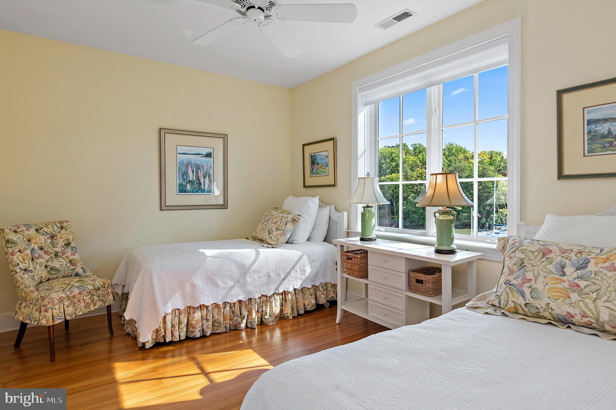 MURRAY HILL - Residential