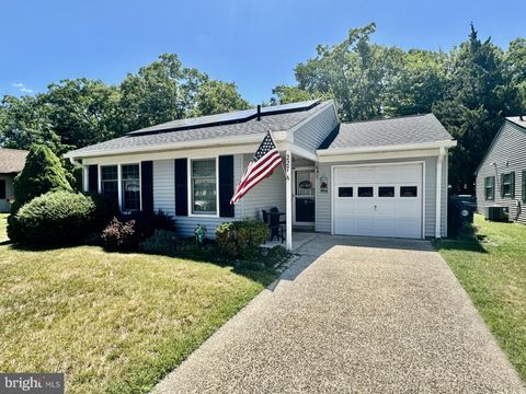 Homes For Sale - 227 Lexington Drive<br/> TUCKERTON, NJ 08087
