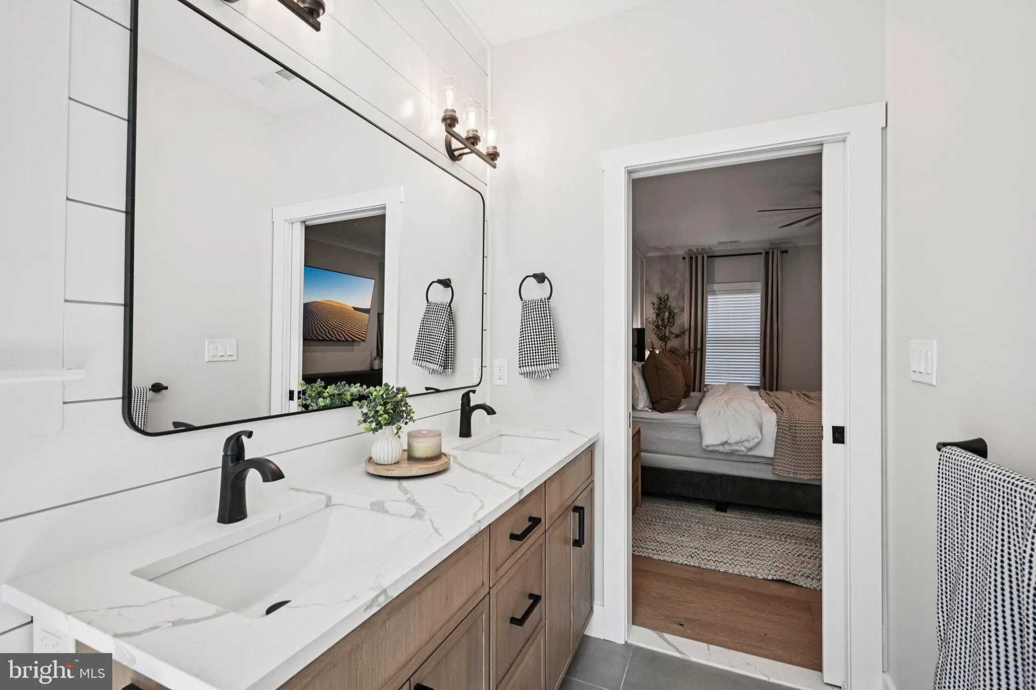 Vineland, New Jersey 08361, United States, 4 Bedrooms Bedrooms, ,3 BathroomsBathrooms,Residential,Pending,204912