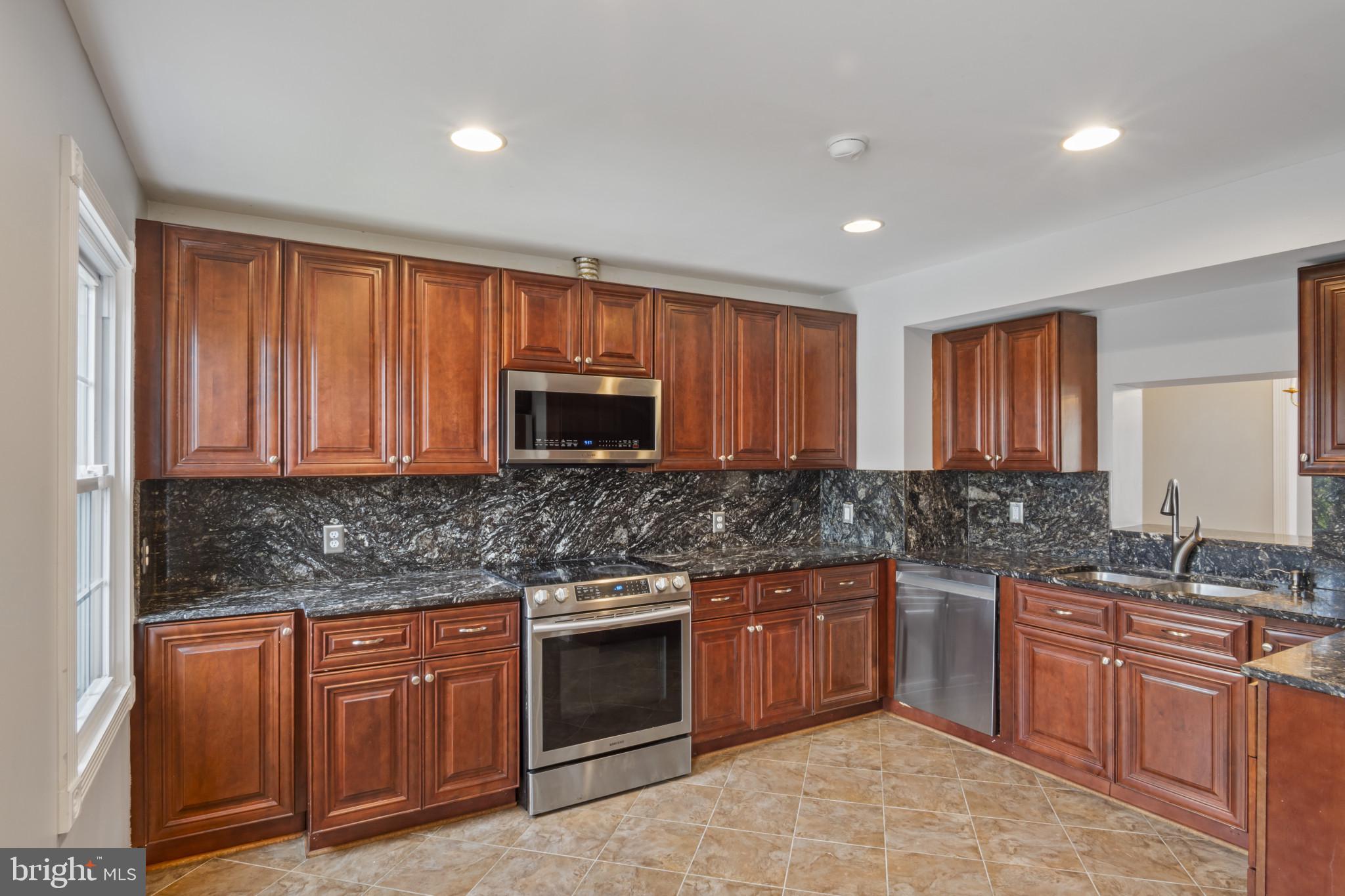 9518 UNITY LANE