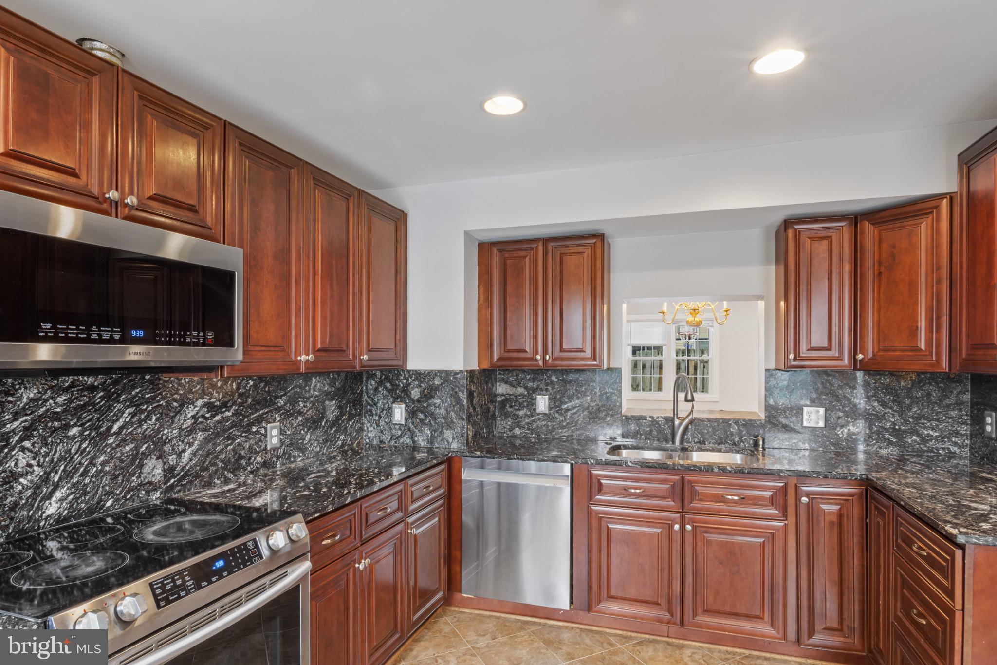 9518 UNITY LANE