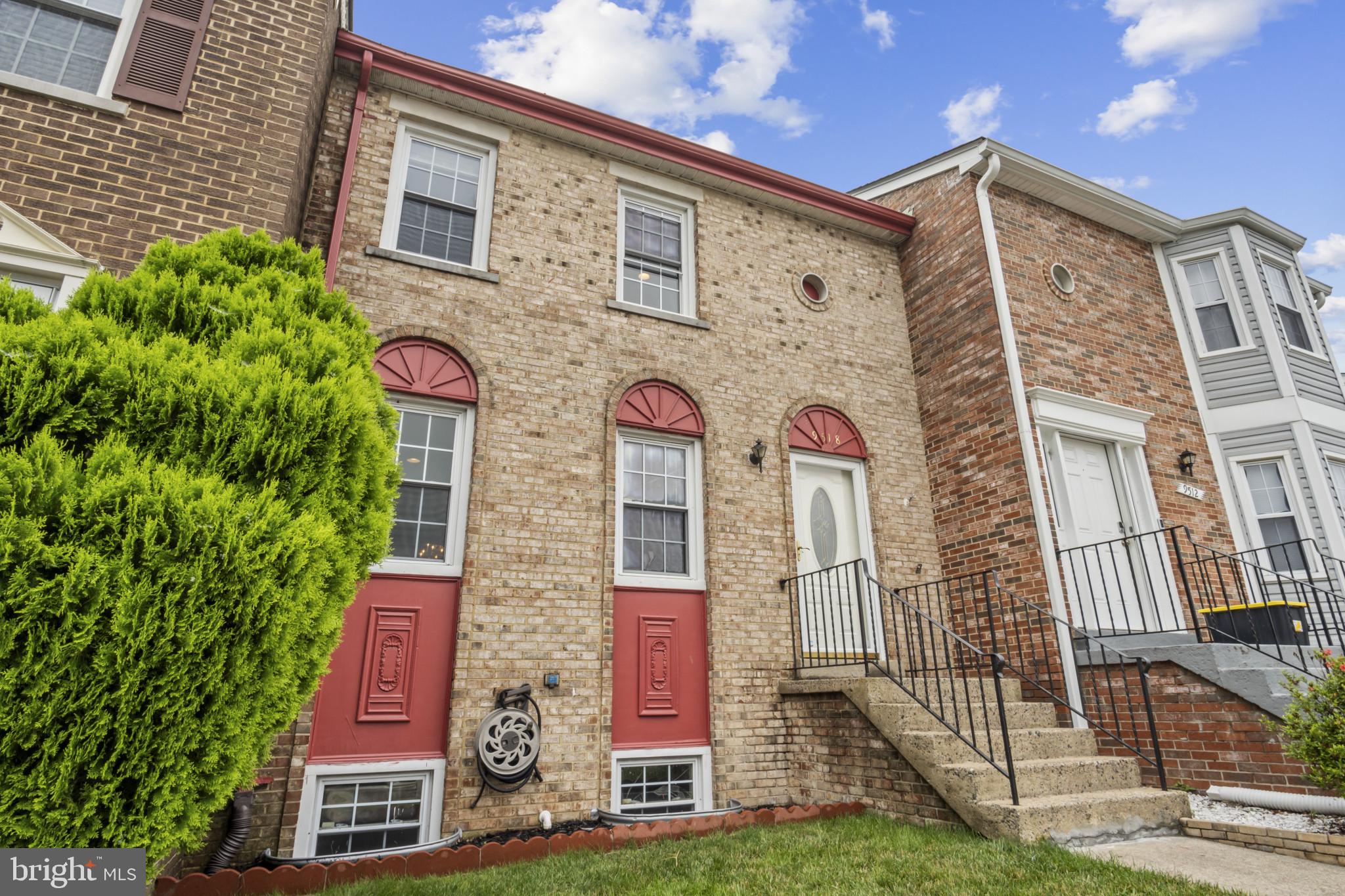 WILLIAMSBURG SQUARE - Residential