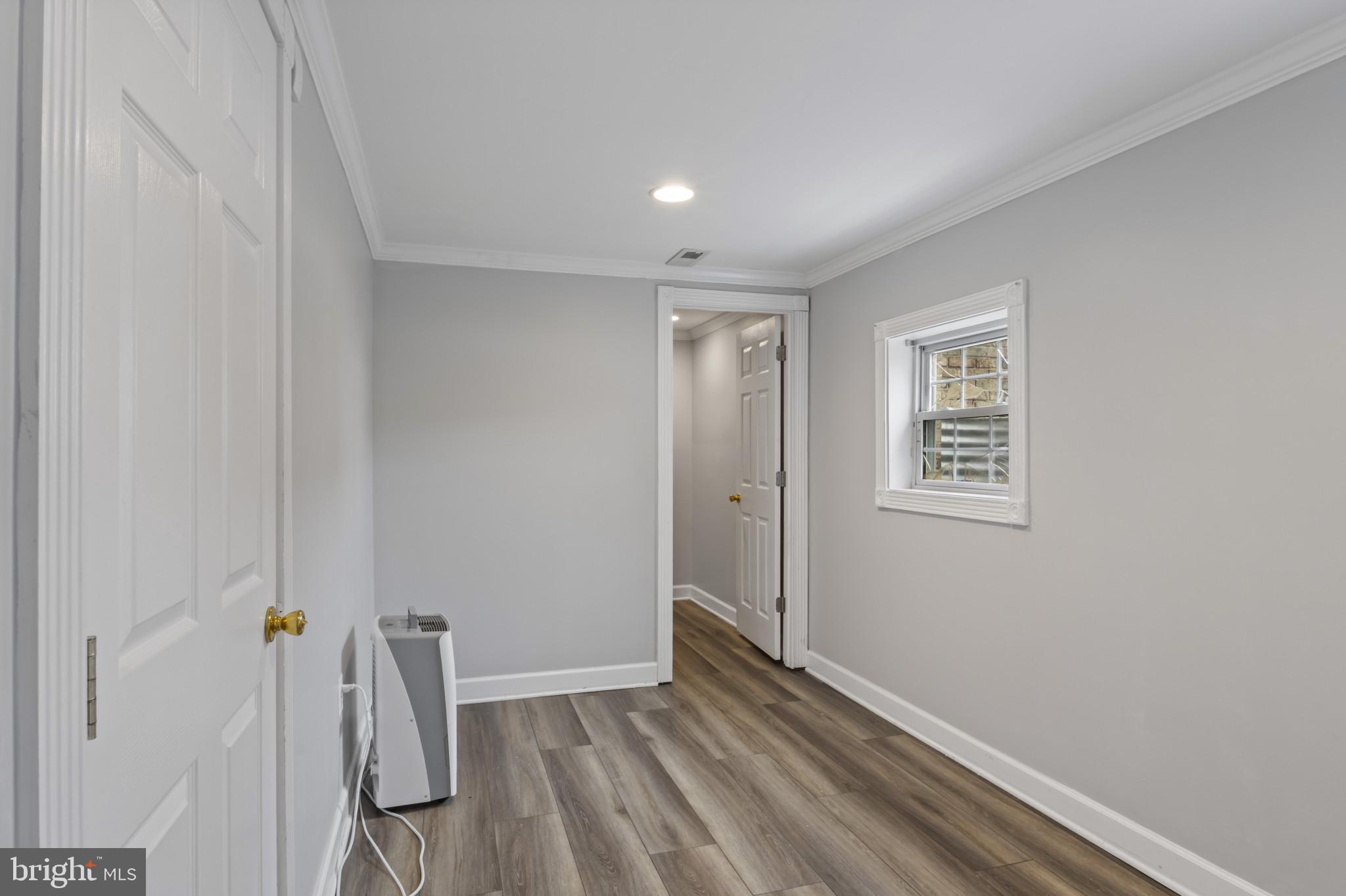 WILLIAMSBURG SQUARE - Residential