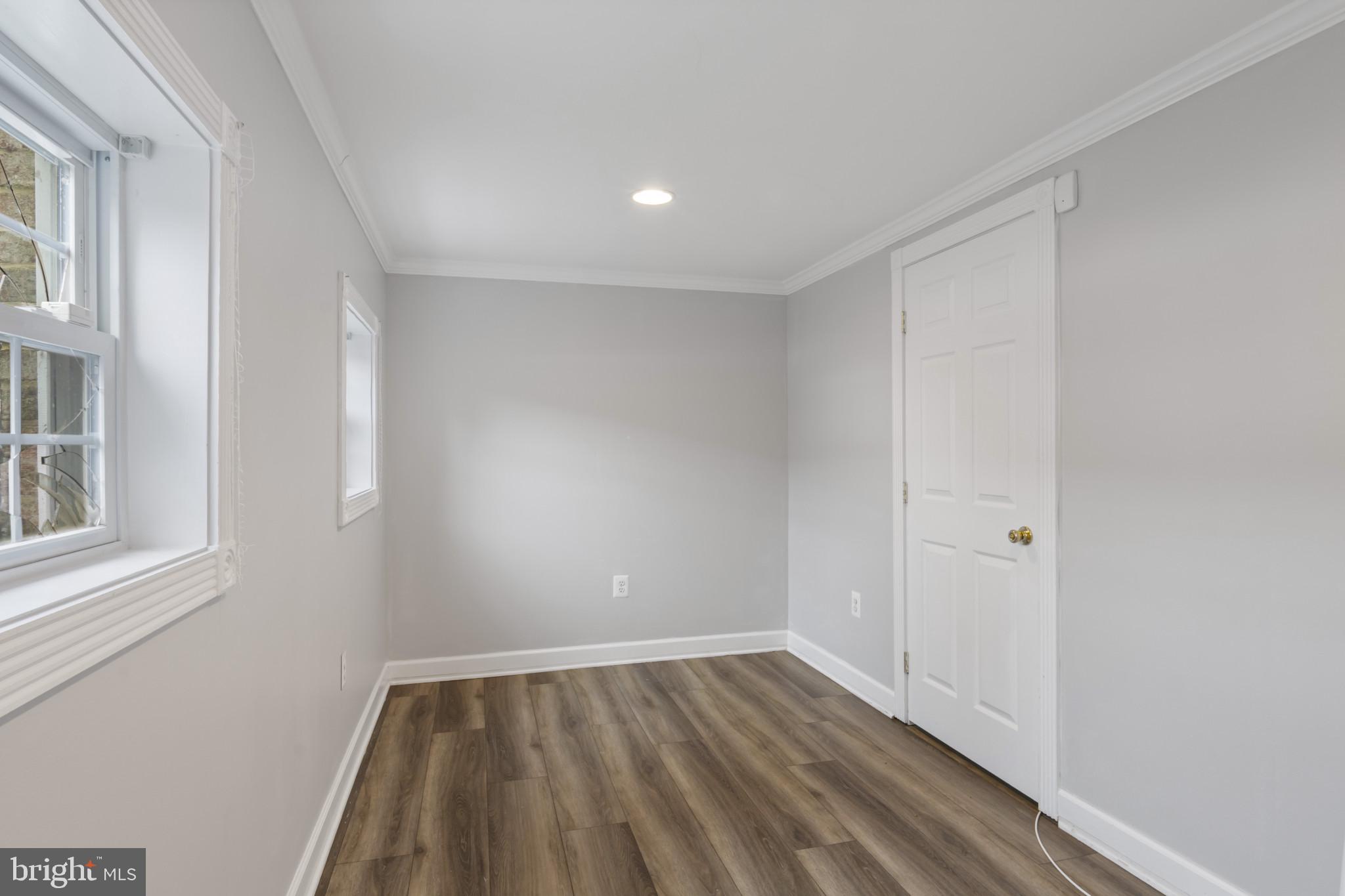 WILLIAMSBURG SQUARE - Residential