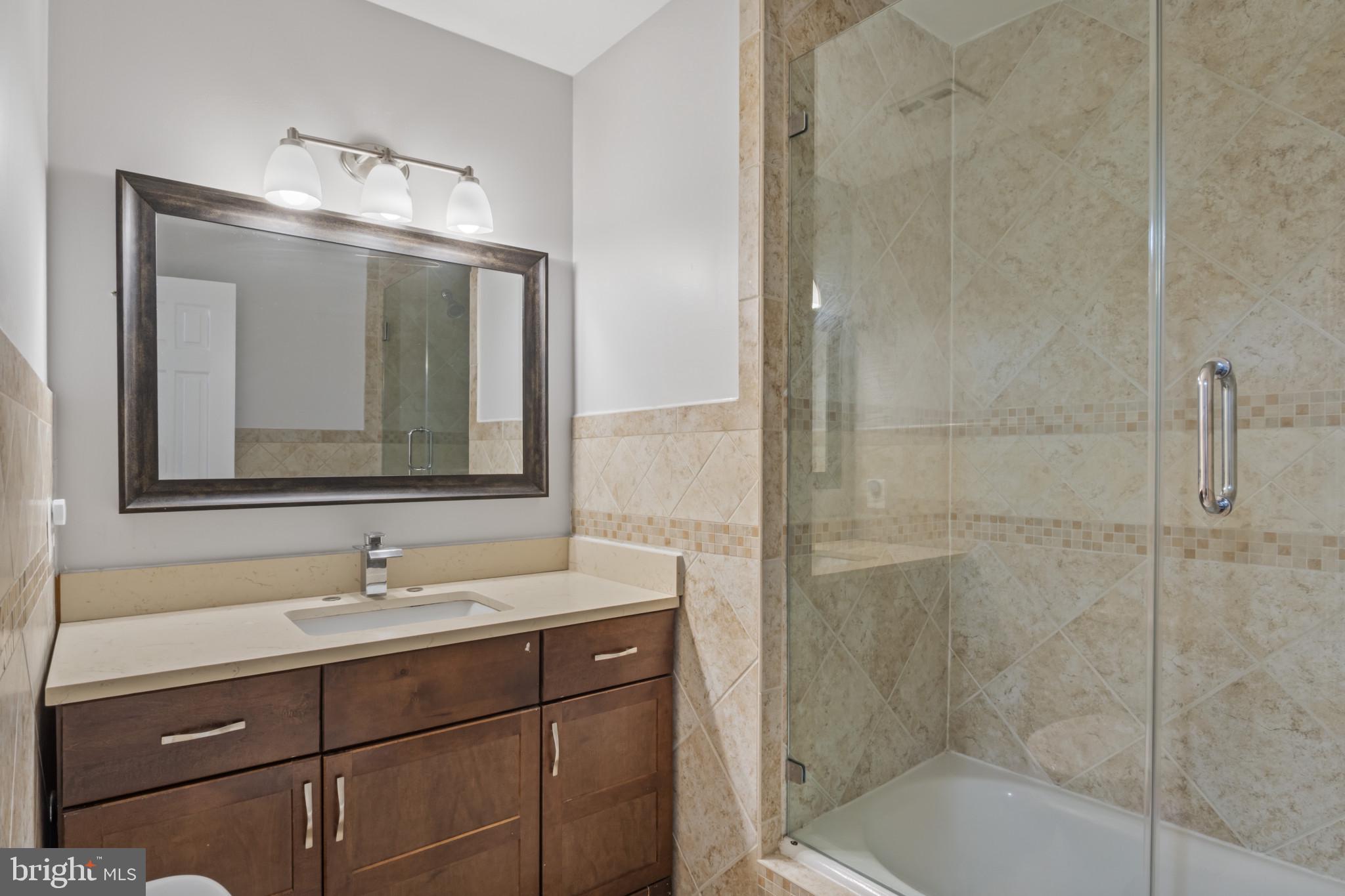 WILLIAMSBURG SQUARE - Residential