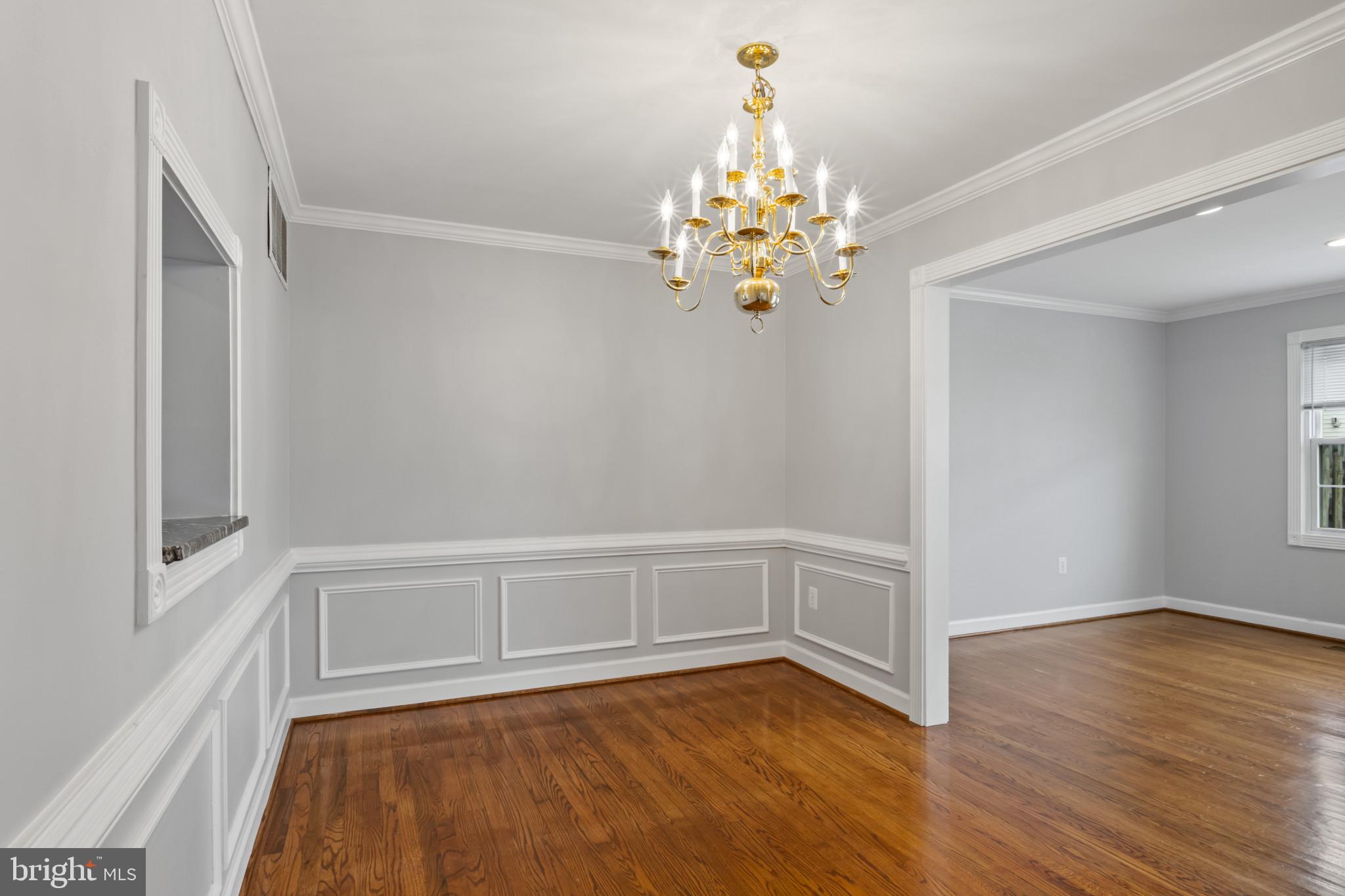 WILLIAMSBURG SQUARE - Residential