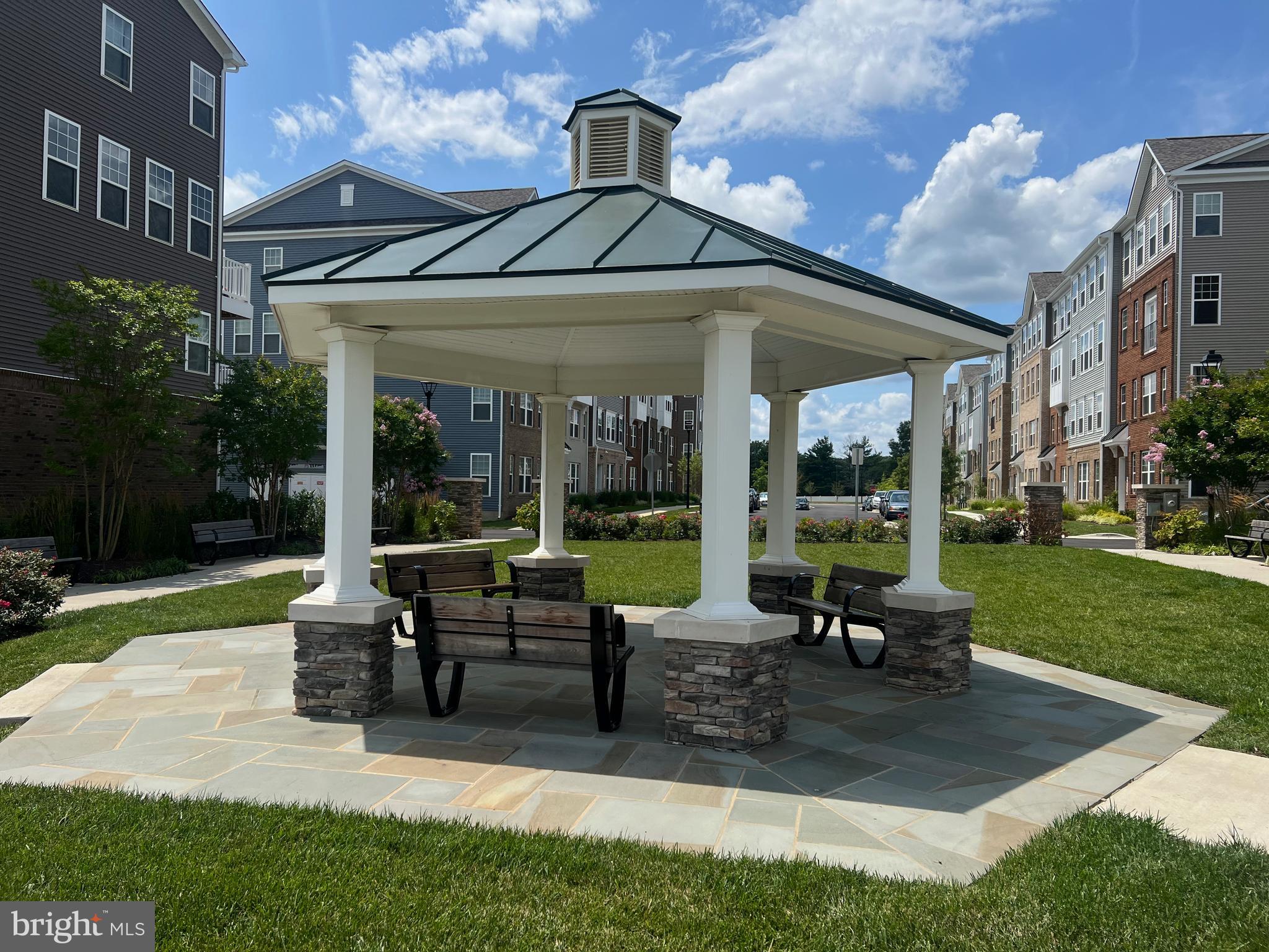 GLENN DALE COMMONS - Residential