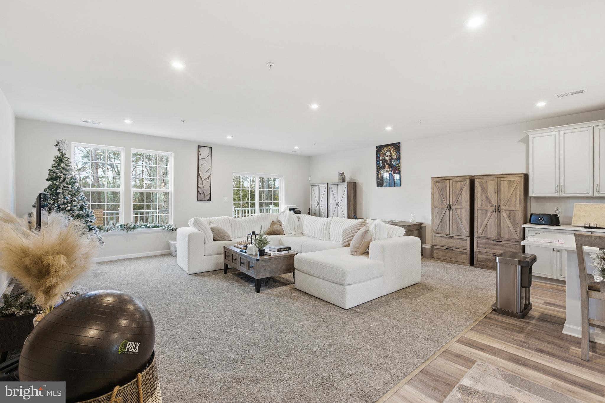 GLENN DALE COMMONS - Residential