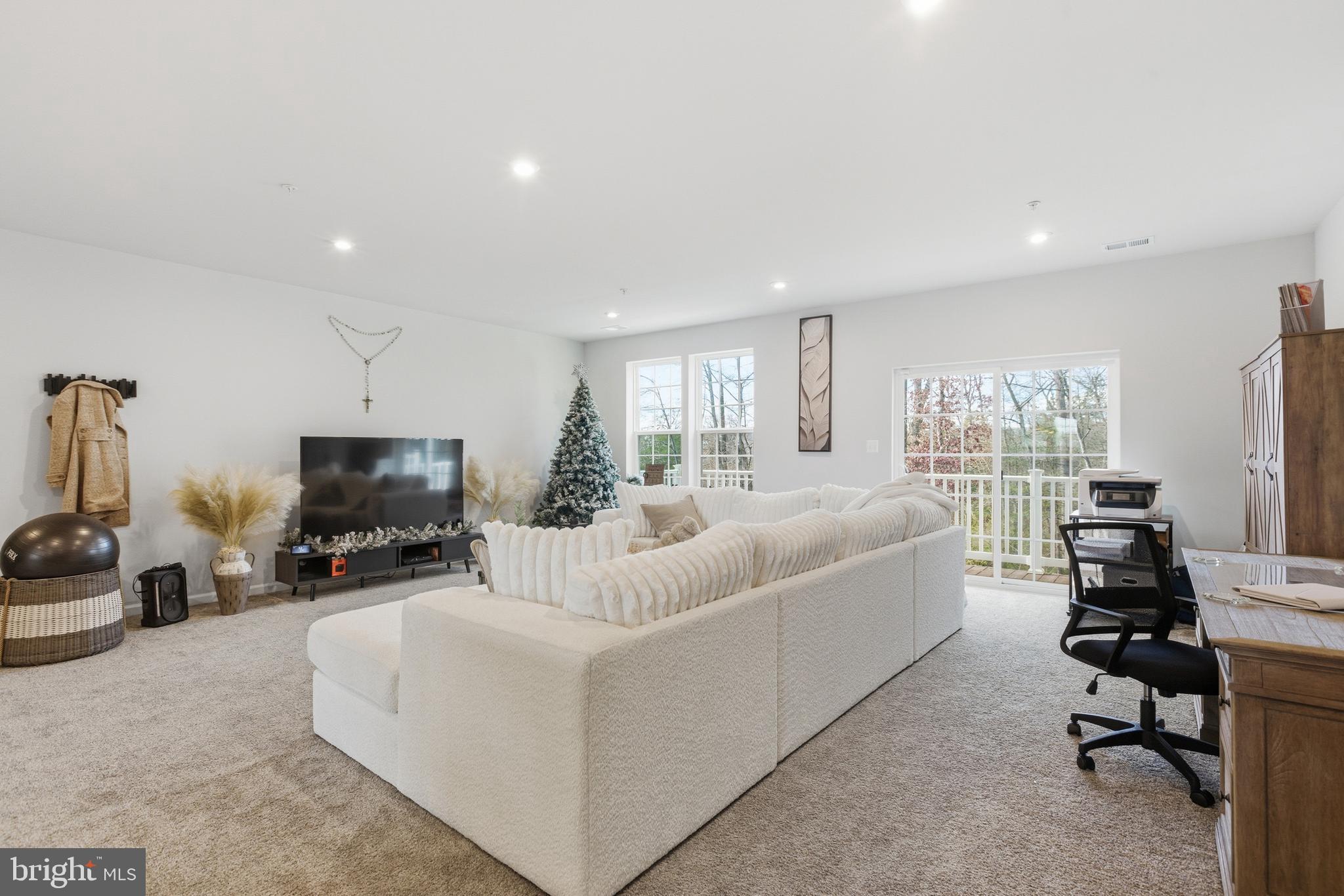 GLENN DALE COMMONS - Residential