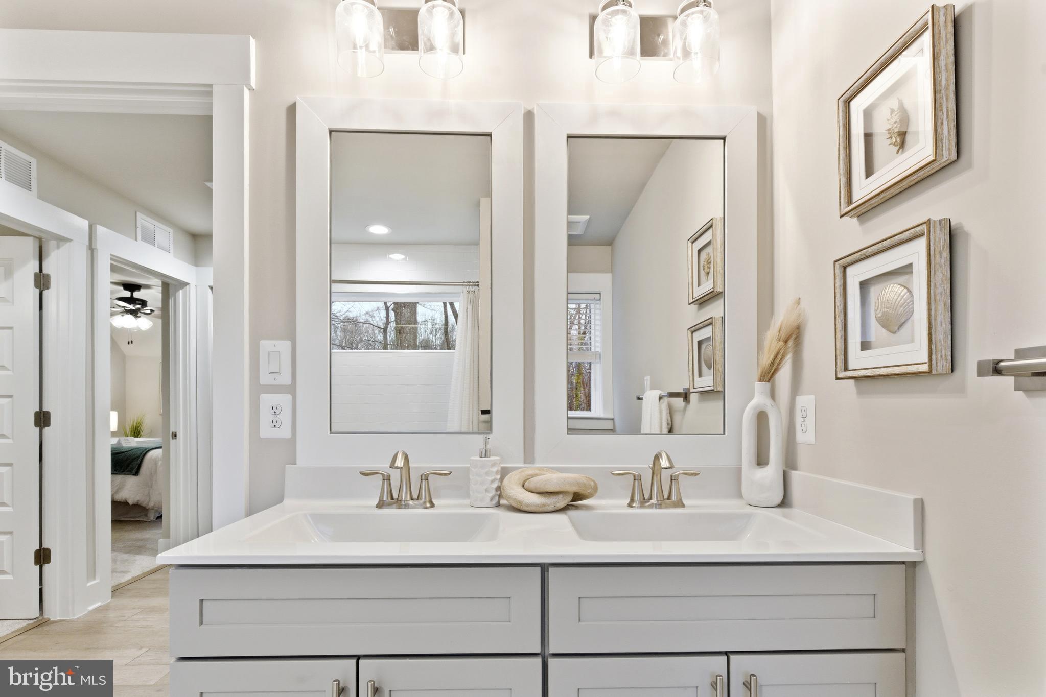 WATERS EDGE - Residential