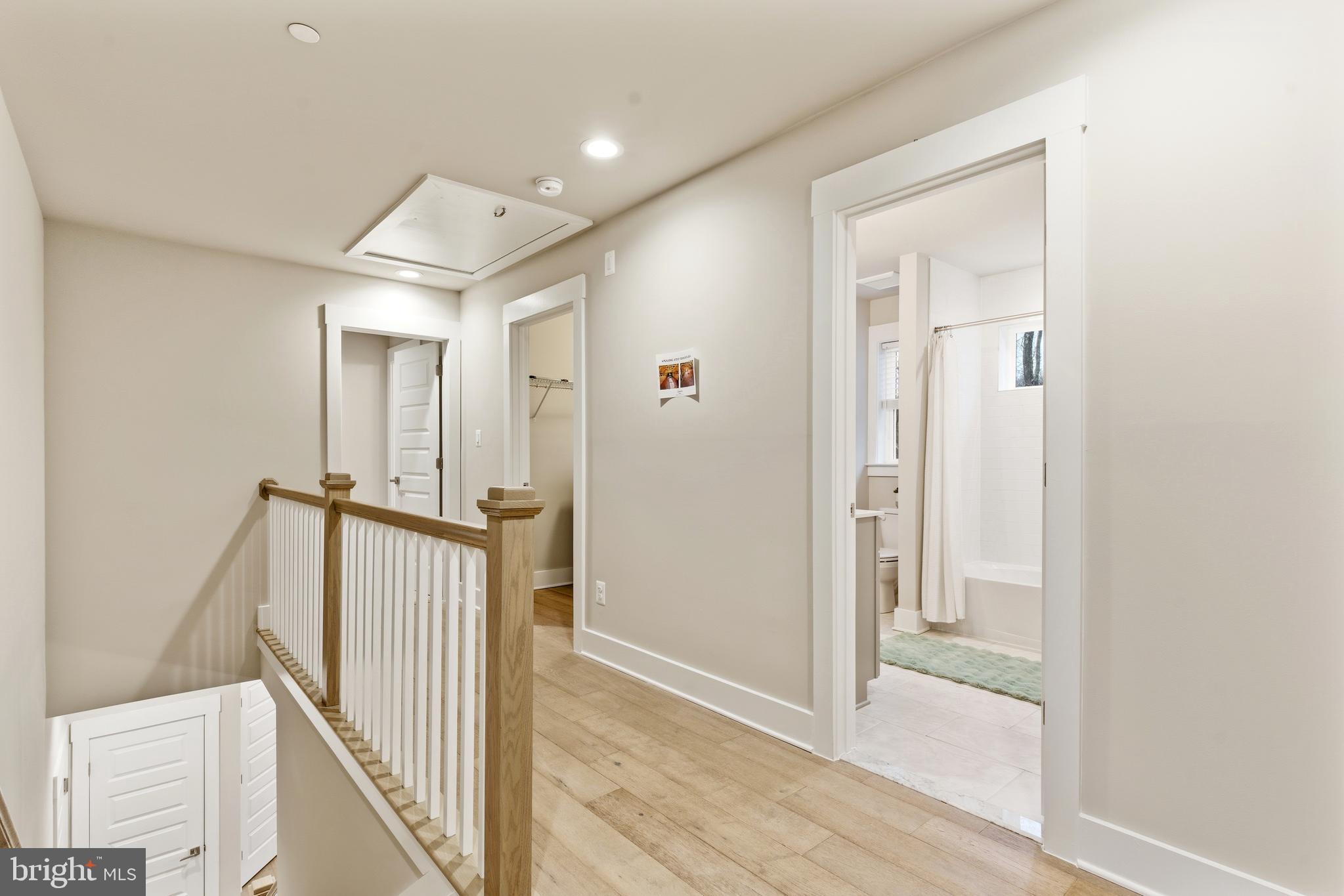 WATERS EDGE - Residential