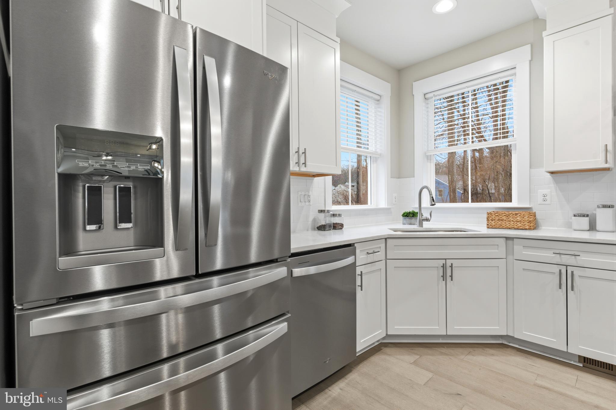 WATERS EDGE - Residential