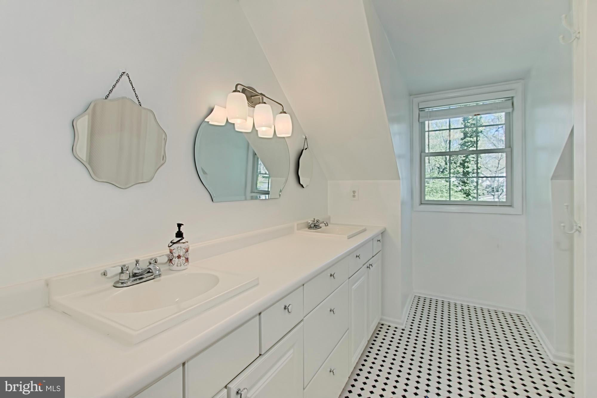 BEECH TREE MANOR - Residential