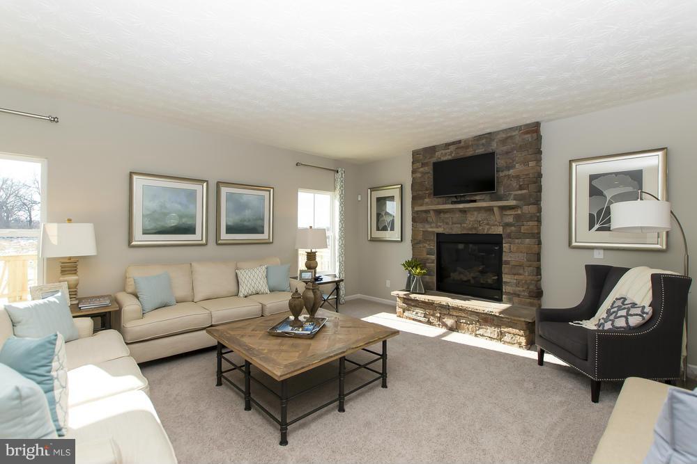 CREEKSIDE VILLAGE - Residential