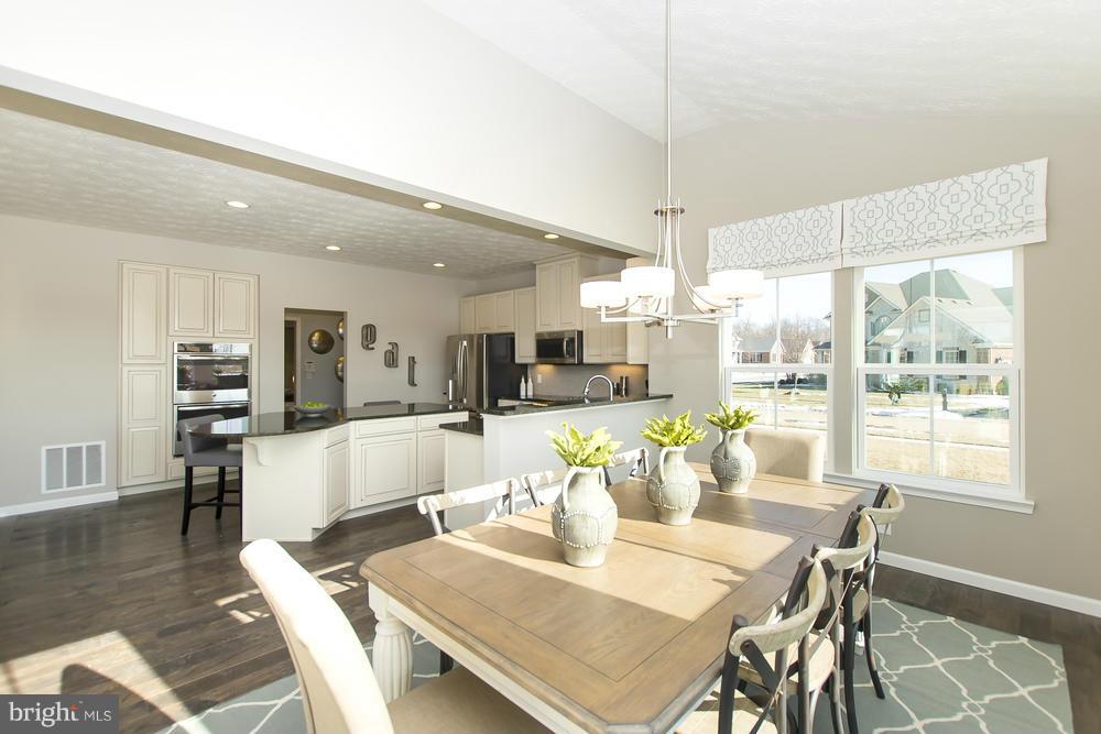 CREEKSIDE VILLAGE - Residential