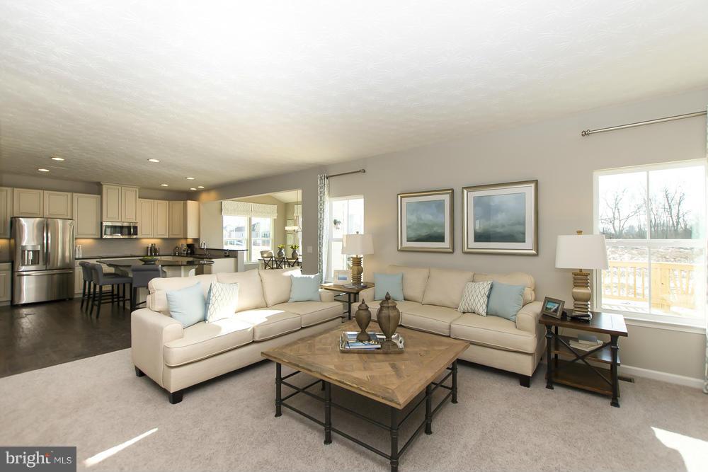 CREEKSIDE VILLAGE - Residential