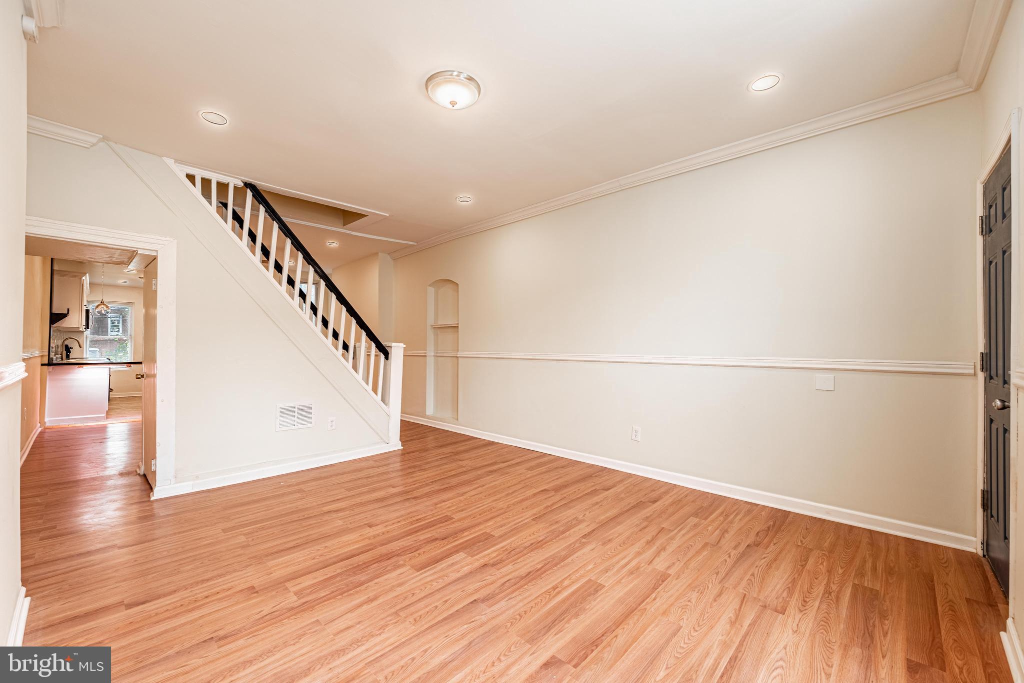 BROADWAY EAST - Residential